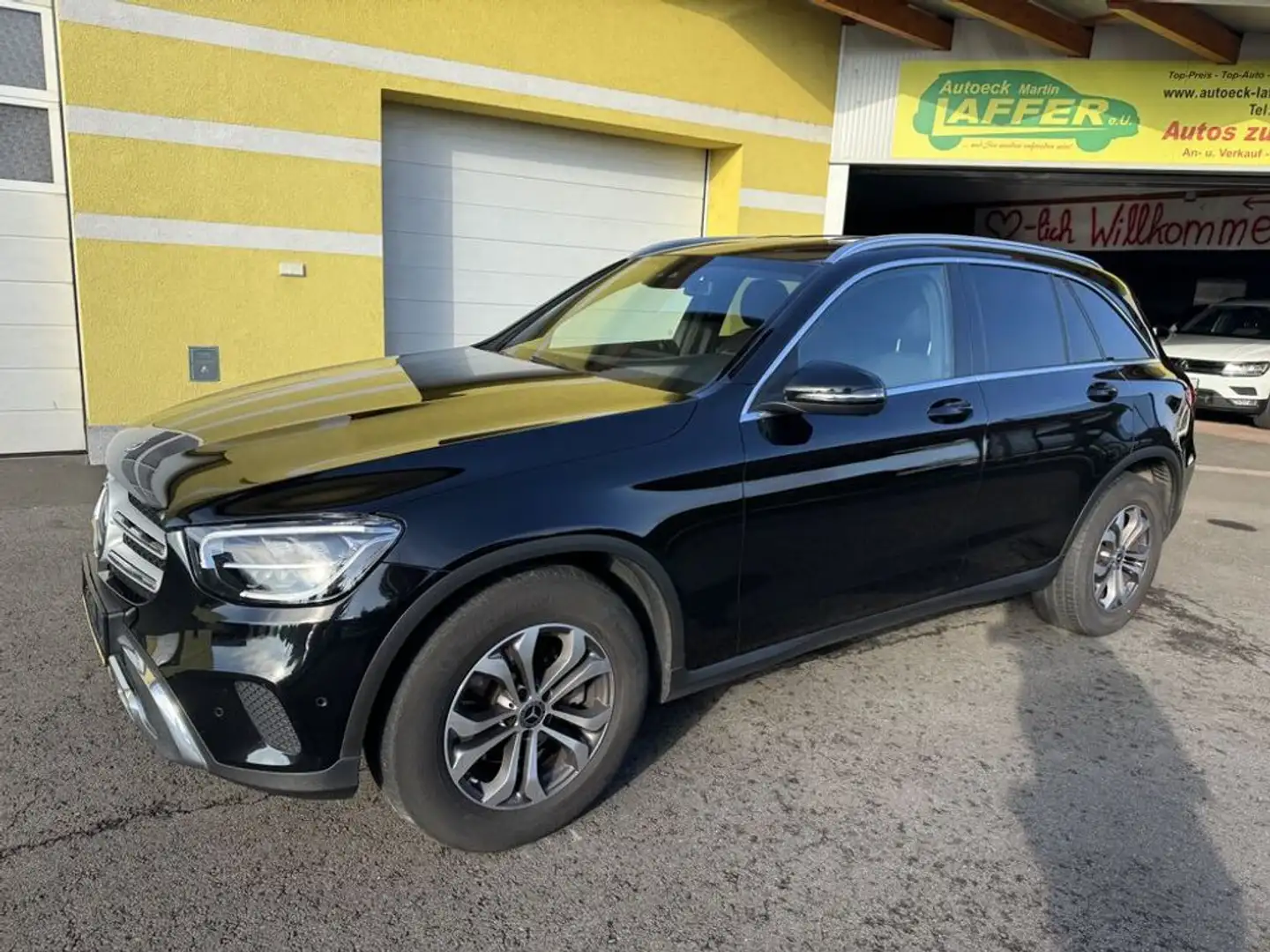 Mercedes-Benz GLC 200 d 4Matic (253.916) - TOP Zustand Schwarz - 1