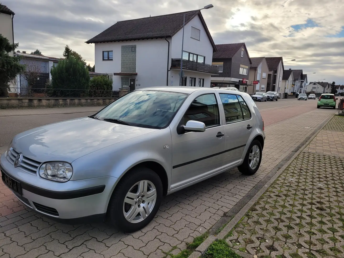 Volkswagen Golf Golf IV 1.6 Automatik Edition Silber - 2