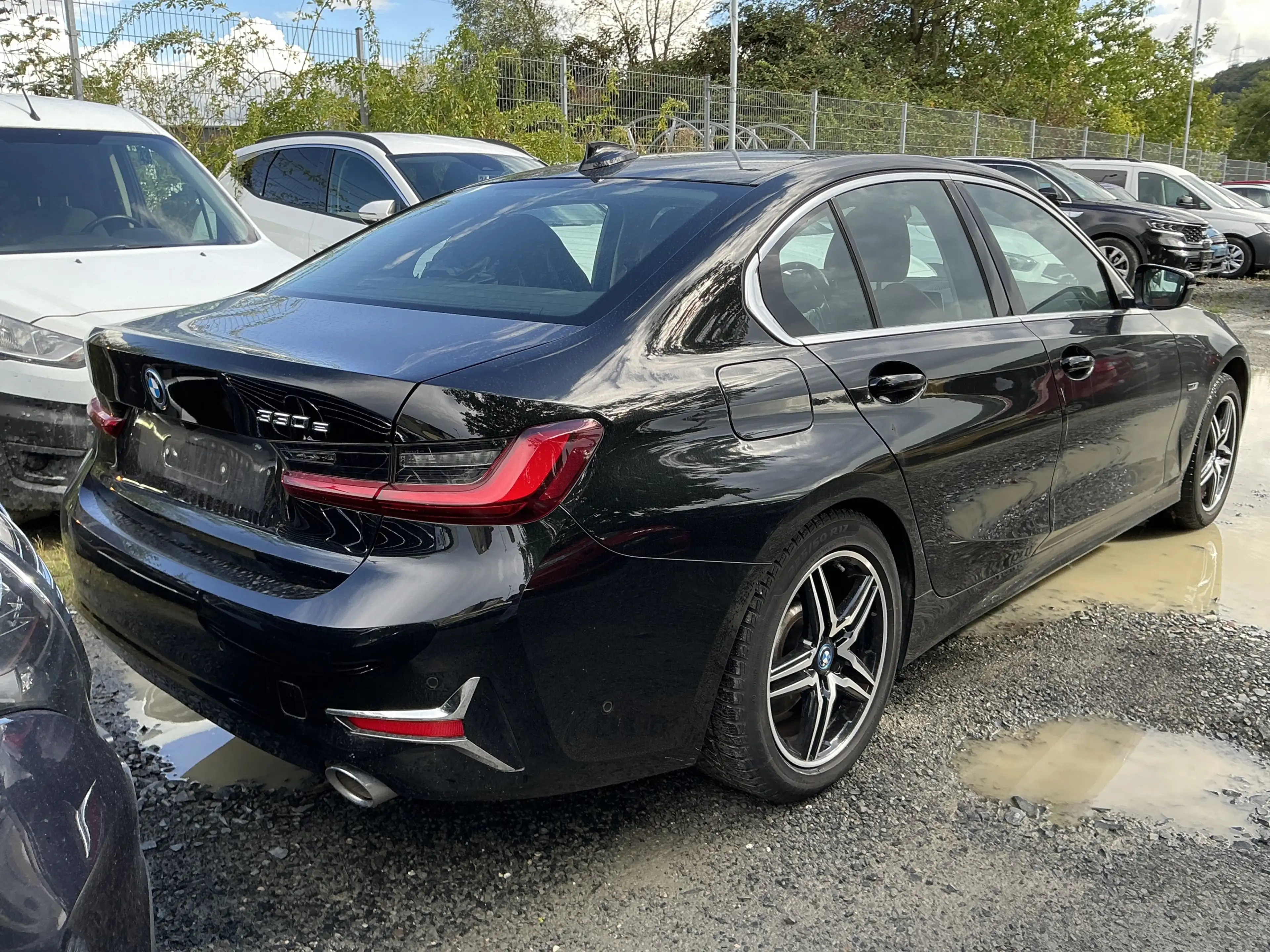 BMW 330 e Luxury Line R.Cam Leder Ambiente SHZ LED — photo 2