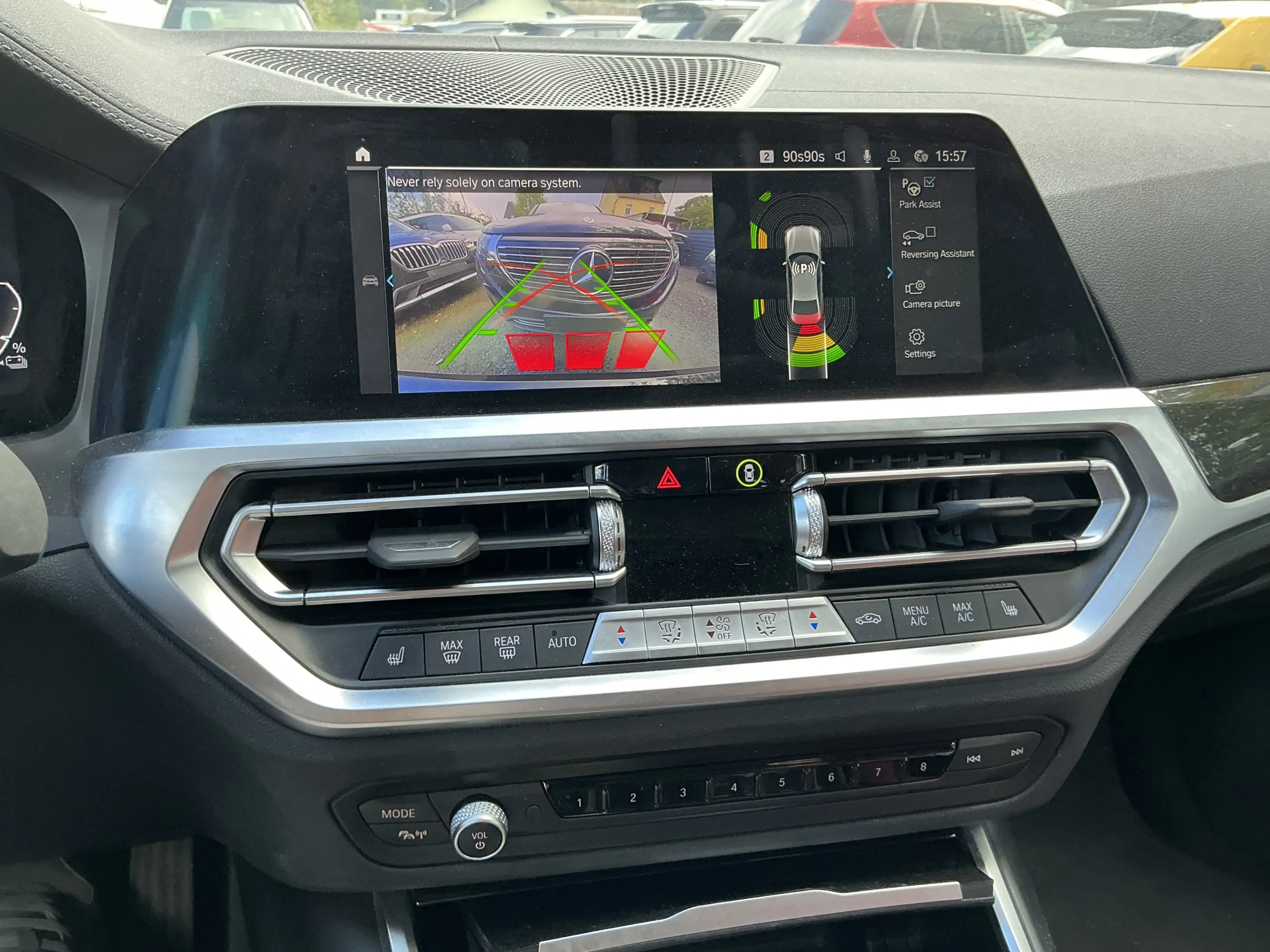 BMW 330 e Luxury Line R.Cam Leder Ambiente SHZ LED — photo 7