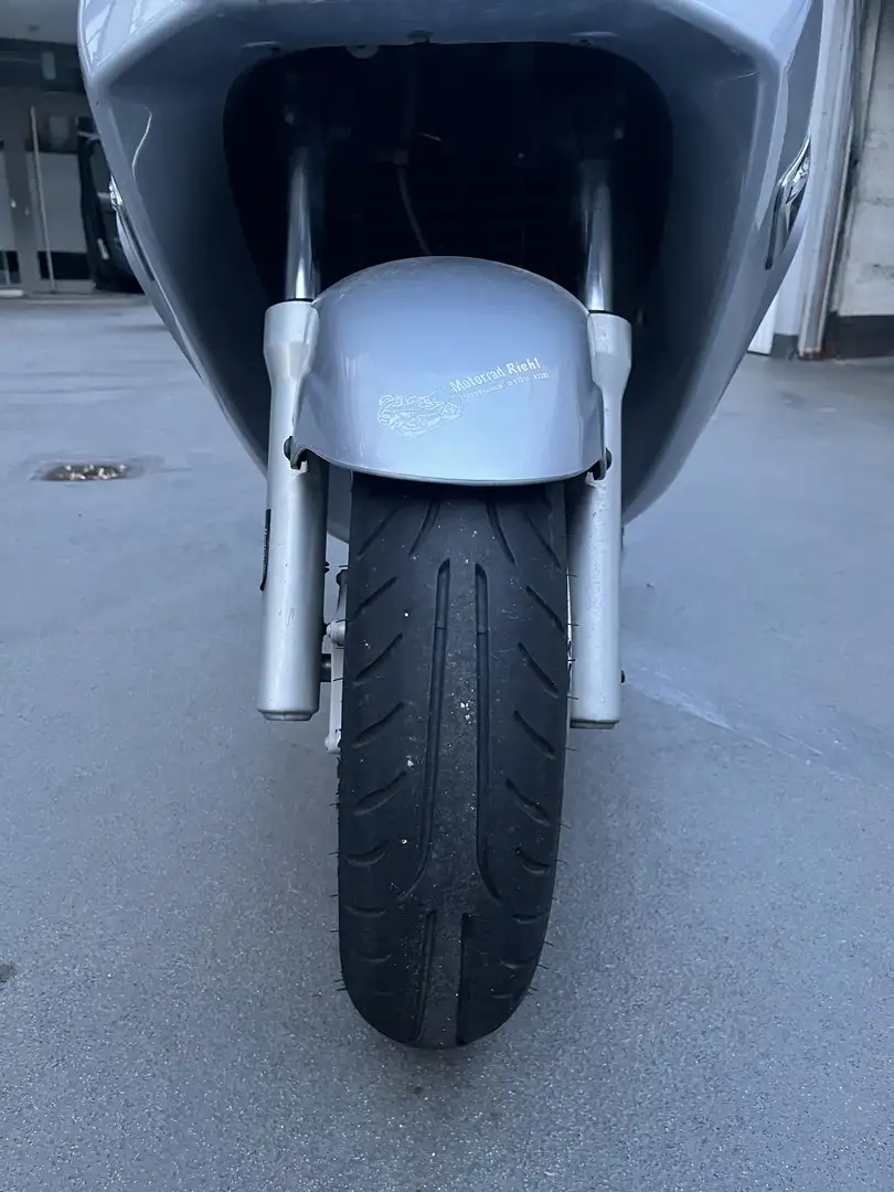 Piaggio X 8 125 ccm - 1