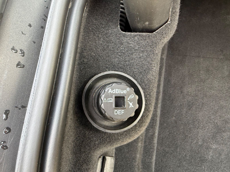 Jaguar XF Prestige — photo 10