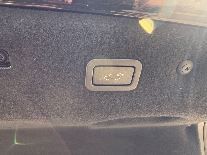Jaguar XF Prestige — photo 11