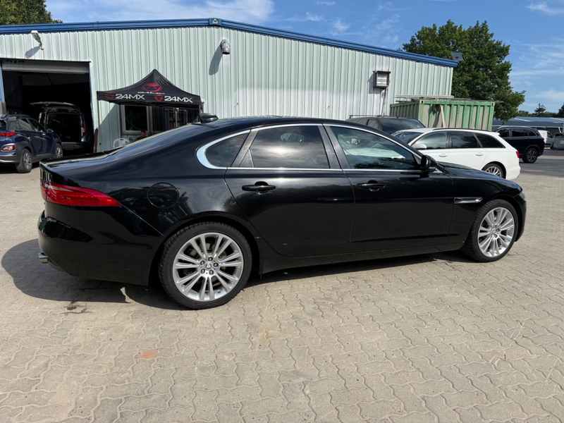Jaguar XF Prestige — photo 6