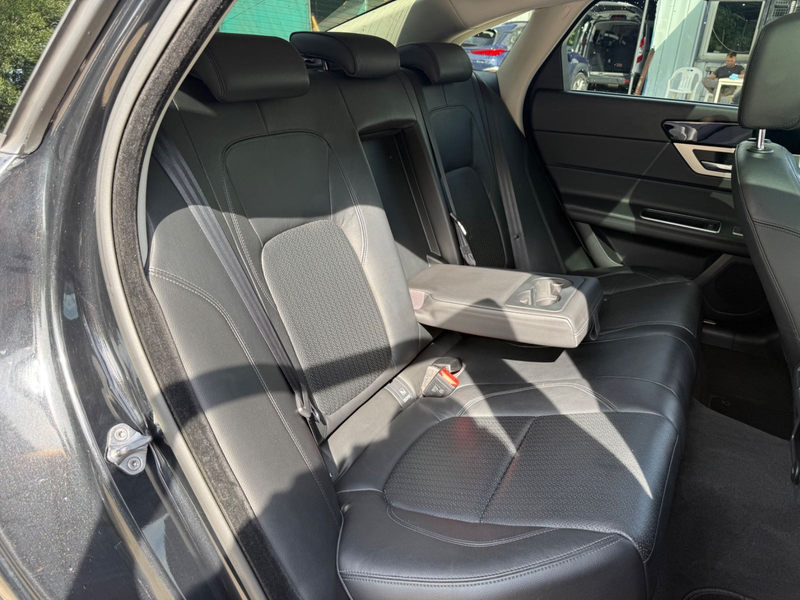 Jaguar XF Prestige — photo 14