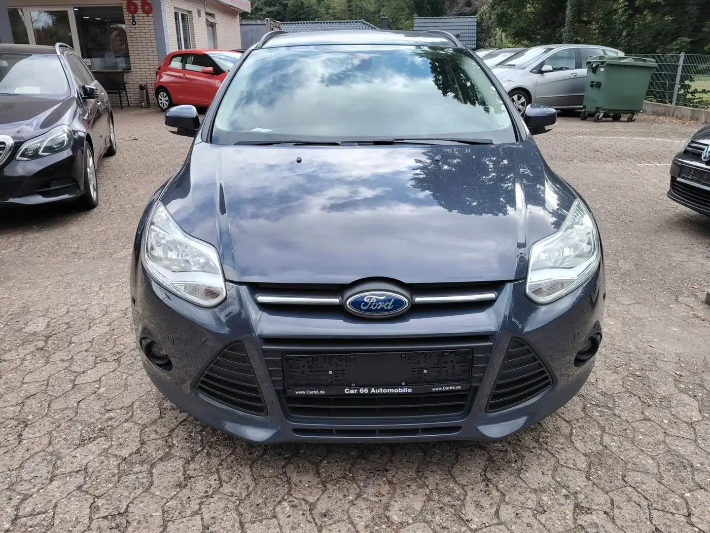 Ford Focus Turnier Trend / 2. Hand / Klimaanlage / Schwarz - 2