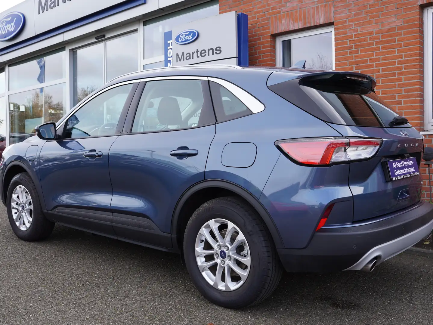 Ford Kuga PHEV Titanium 2,5 225PS Automatik | AHK Blau - 2