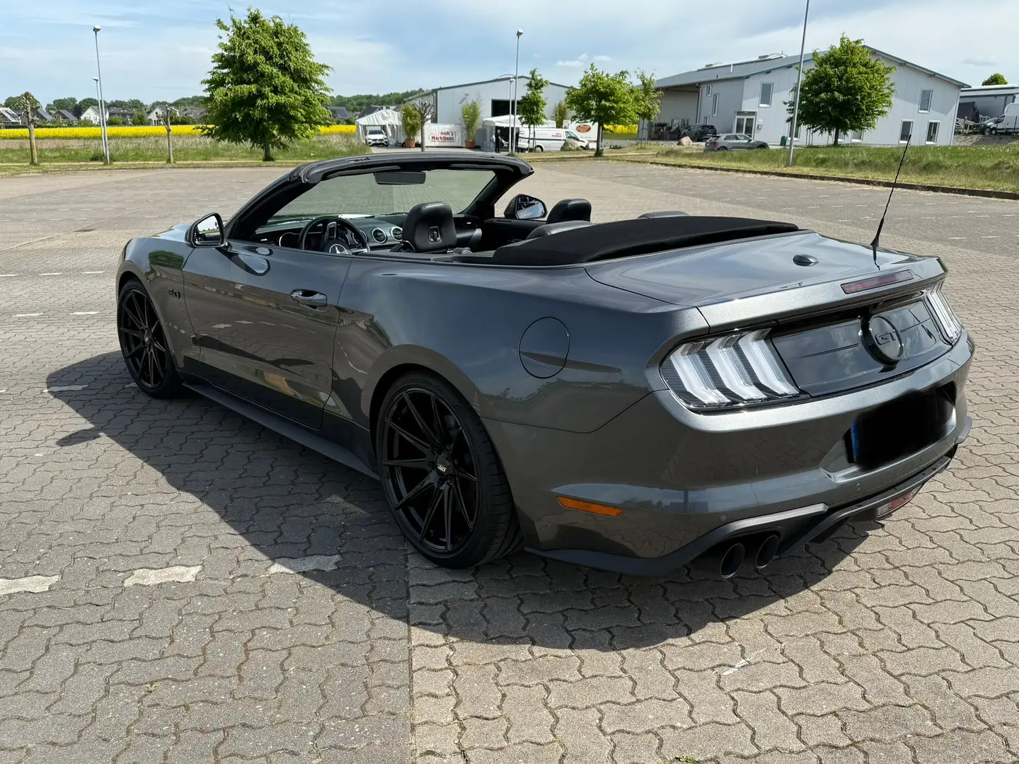 Ford Mustang Convertible 5.0 Ti-VCT V8 GT Grau - 2