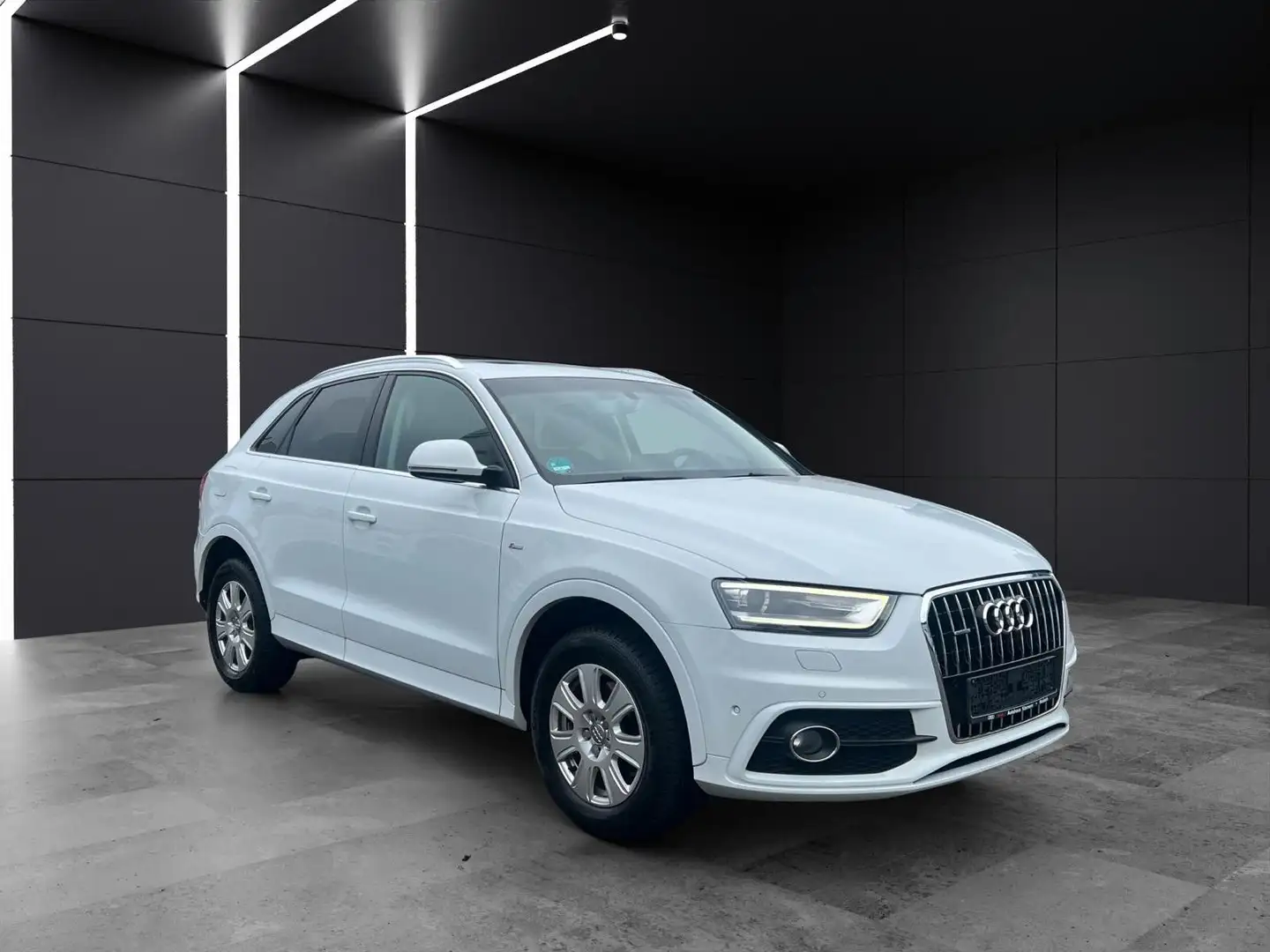 Audi Q3 2.0 TDI quattro S-line Exterieur Paket Weiß - 2
