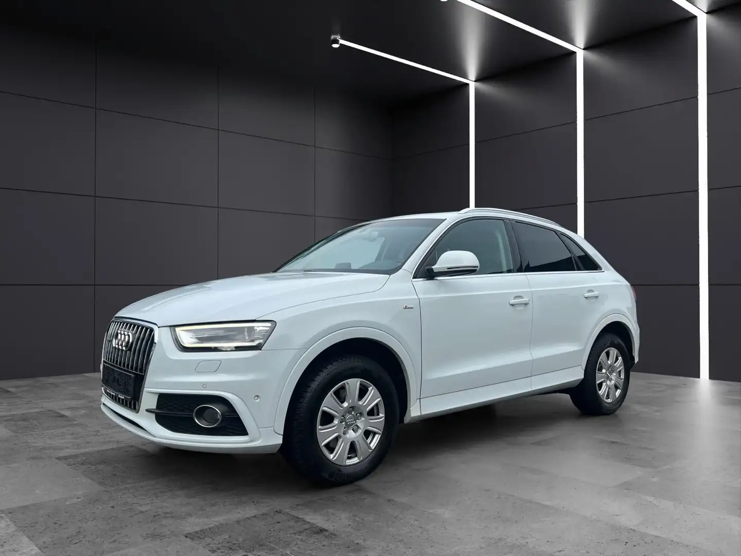 Audi Q3 2.0 TDI quattro S-line Exterieur Paket Weiß - 1