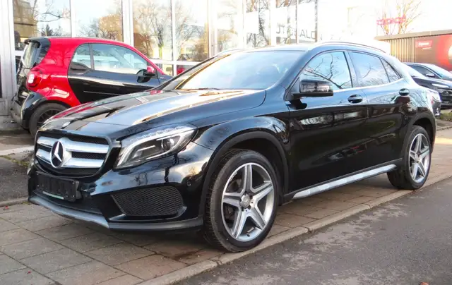 Mercedes-Benz GLA 200 AMG Line* 19" Alu*Navi*Automatik*Xenon*