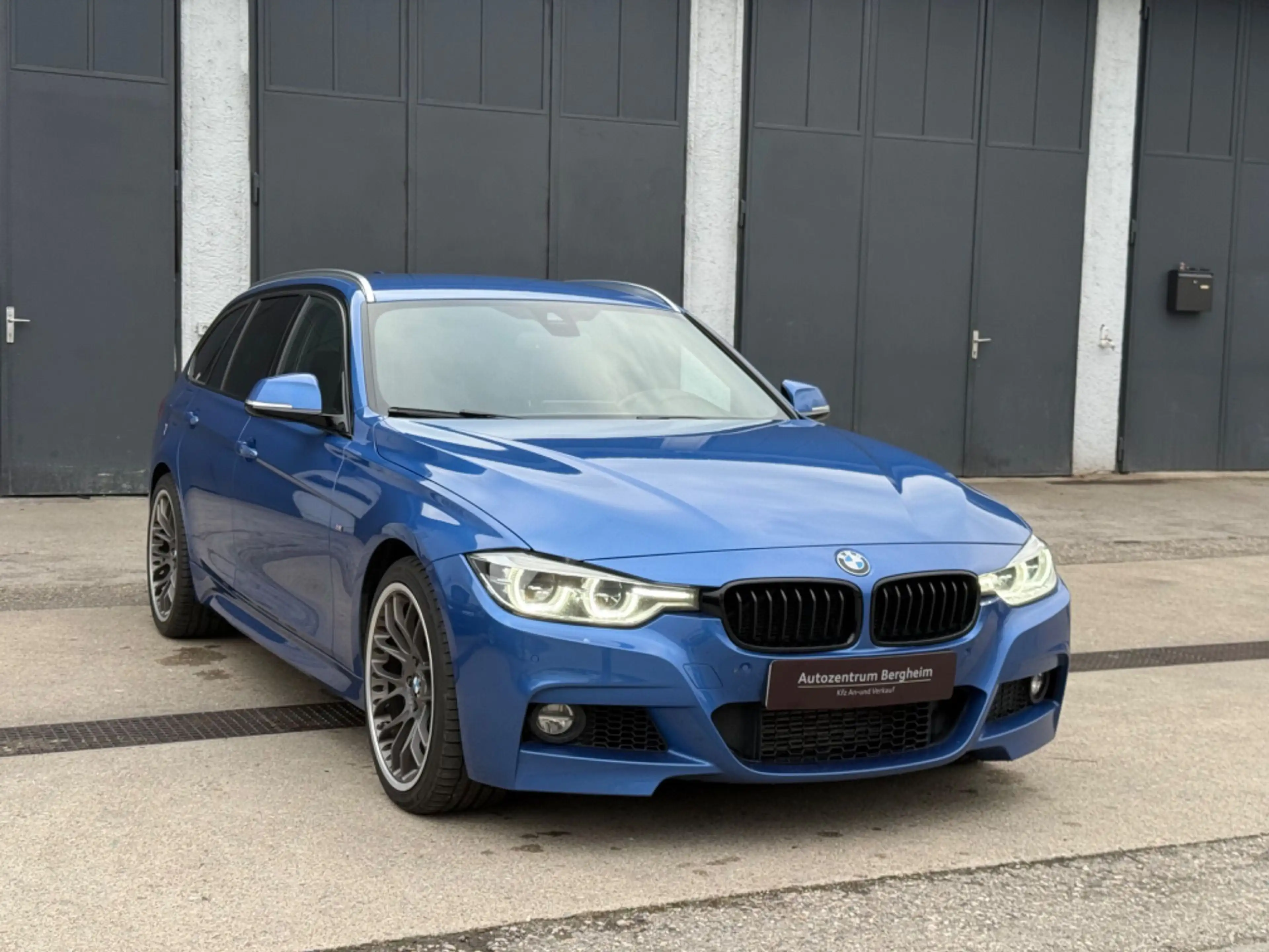 BMW 335 3er-Reihe Kombi Allrad Diesel (F31)  xDrive Touri