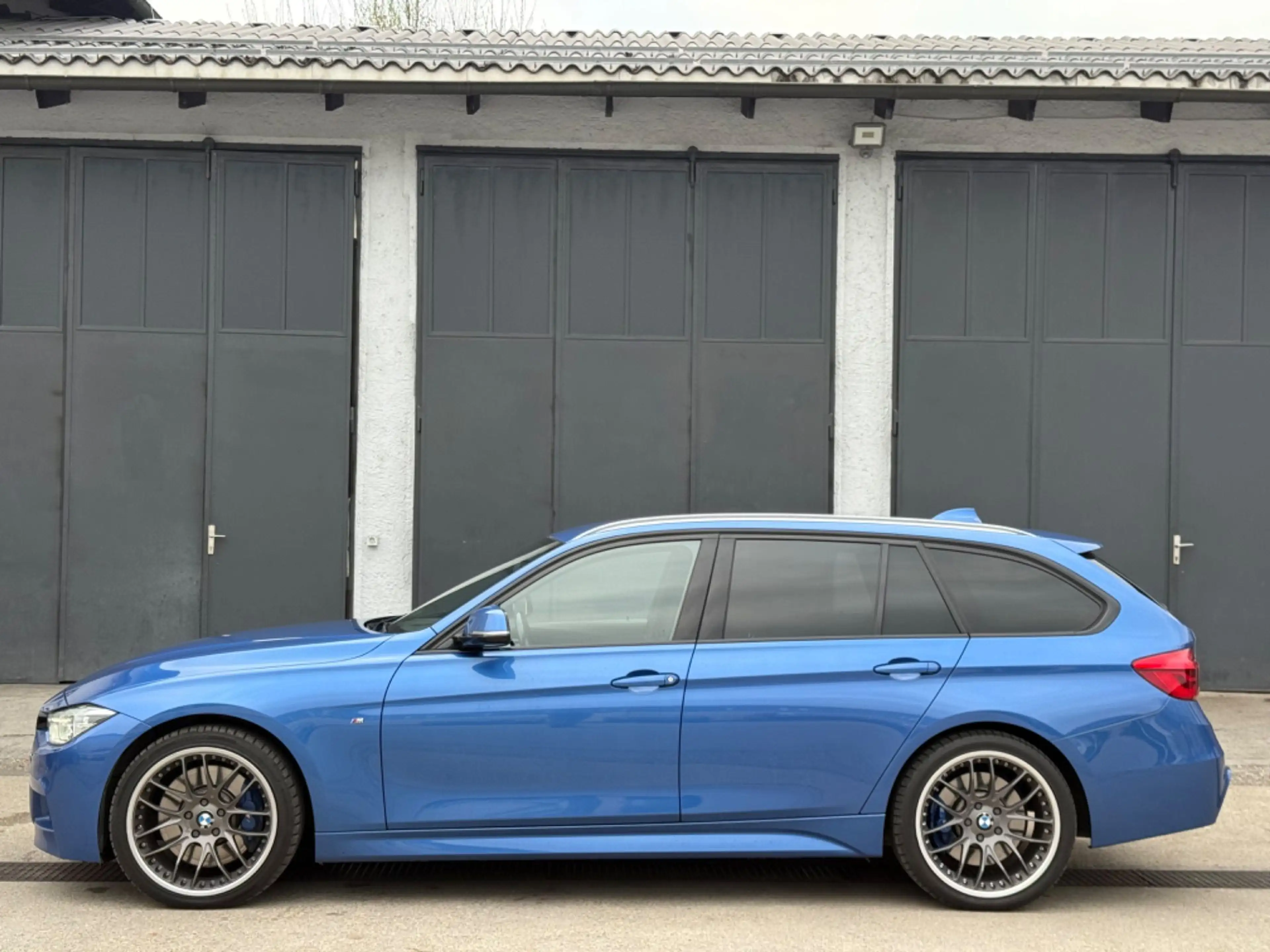 BMW 335 3er-Reihe Kombi Allrad Diesel (F31)  xDrive Touri — photo 9