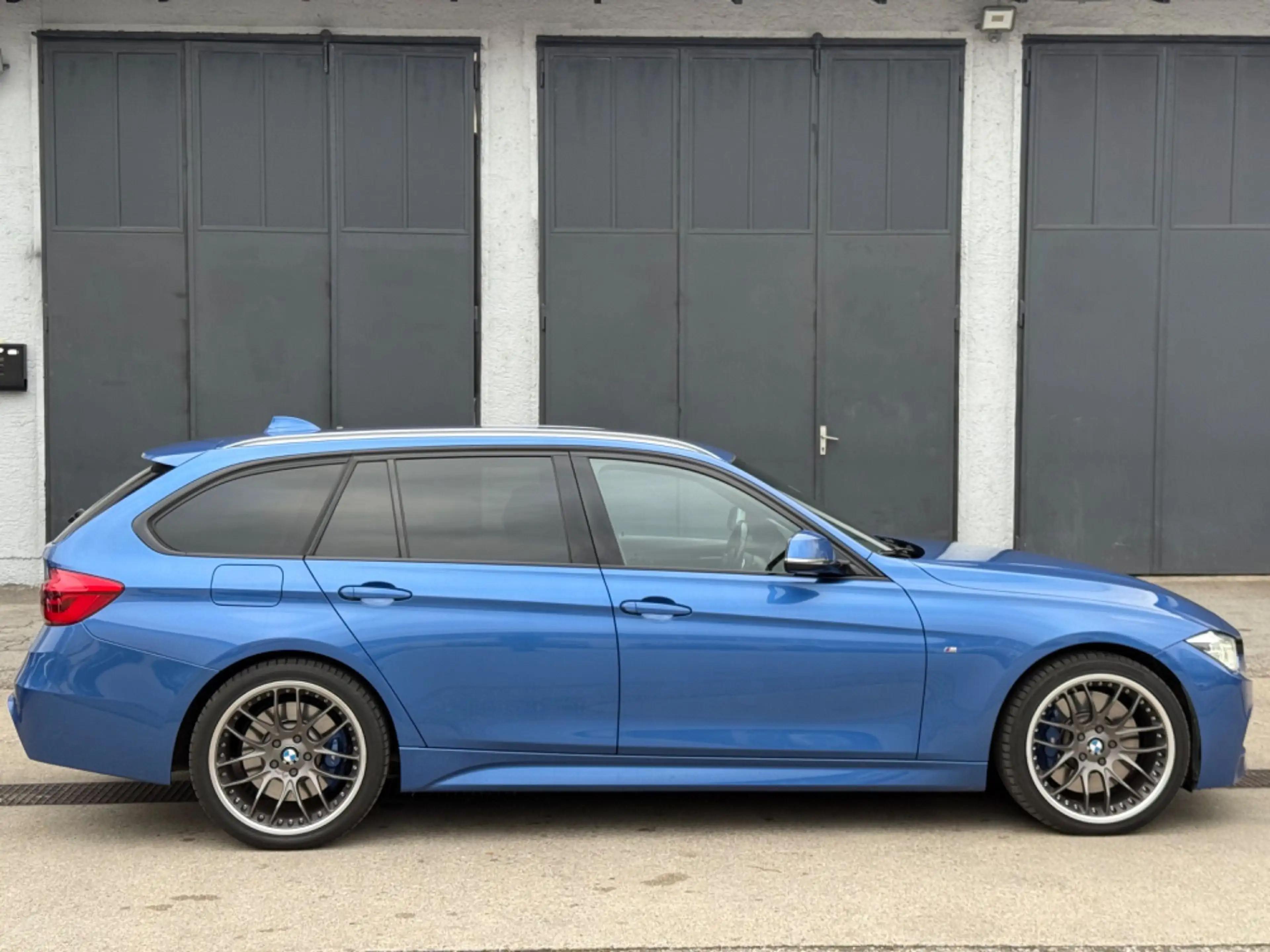 BMW 335 3er-Reihe Kombi Allrad Diesel (F31)  xDrive Touri — photo 15
