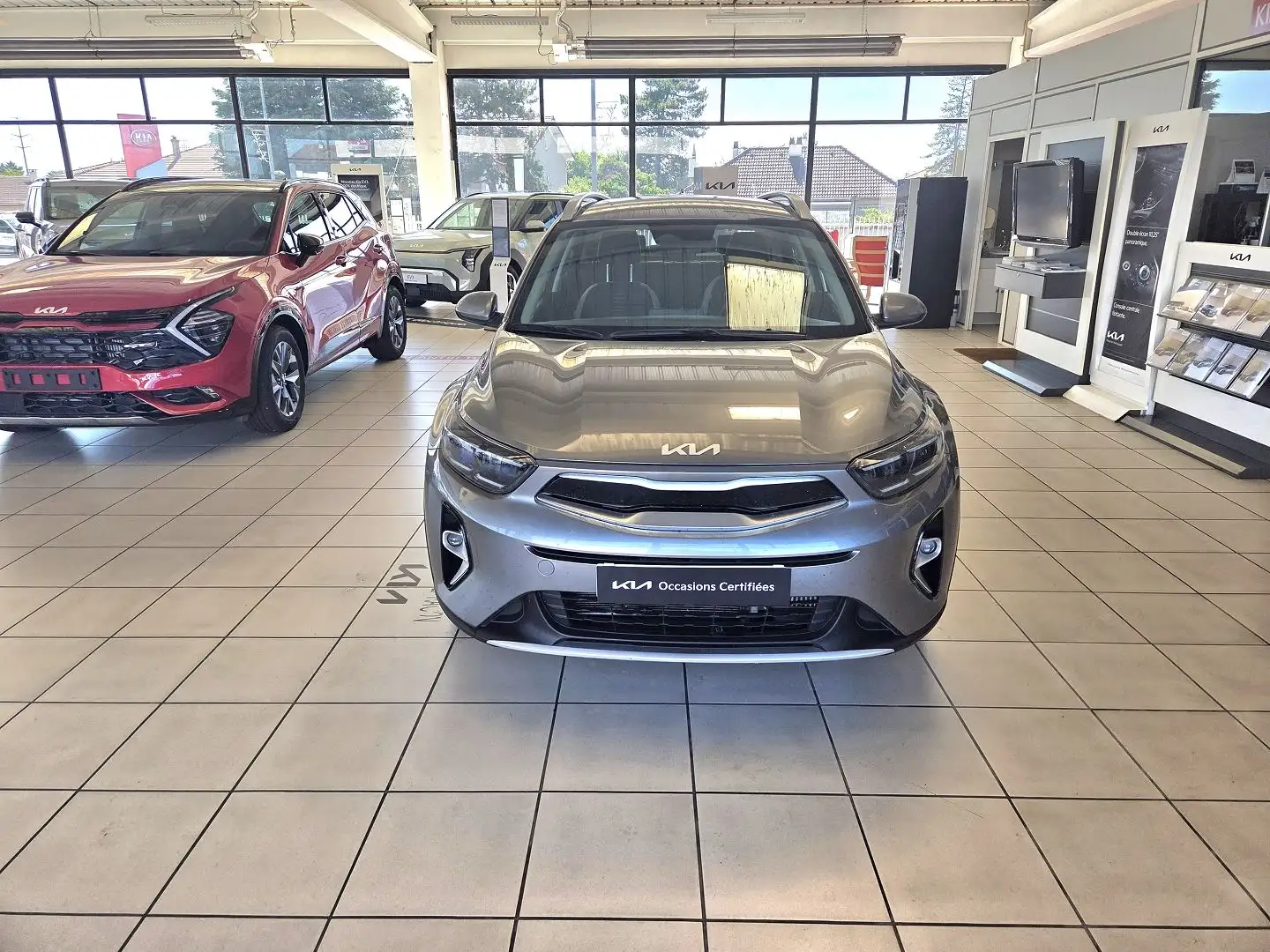 Kia Stonic 1.0 T-GDI 100CH COLLECTION Grijs - 2