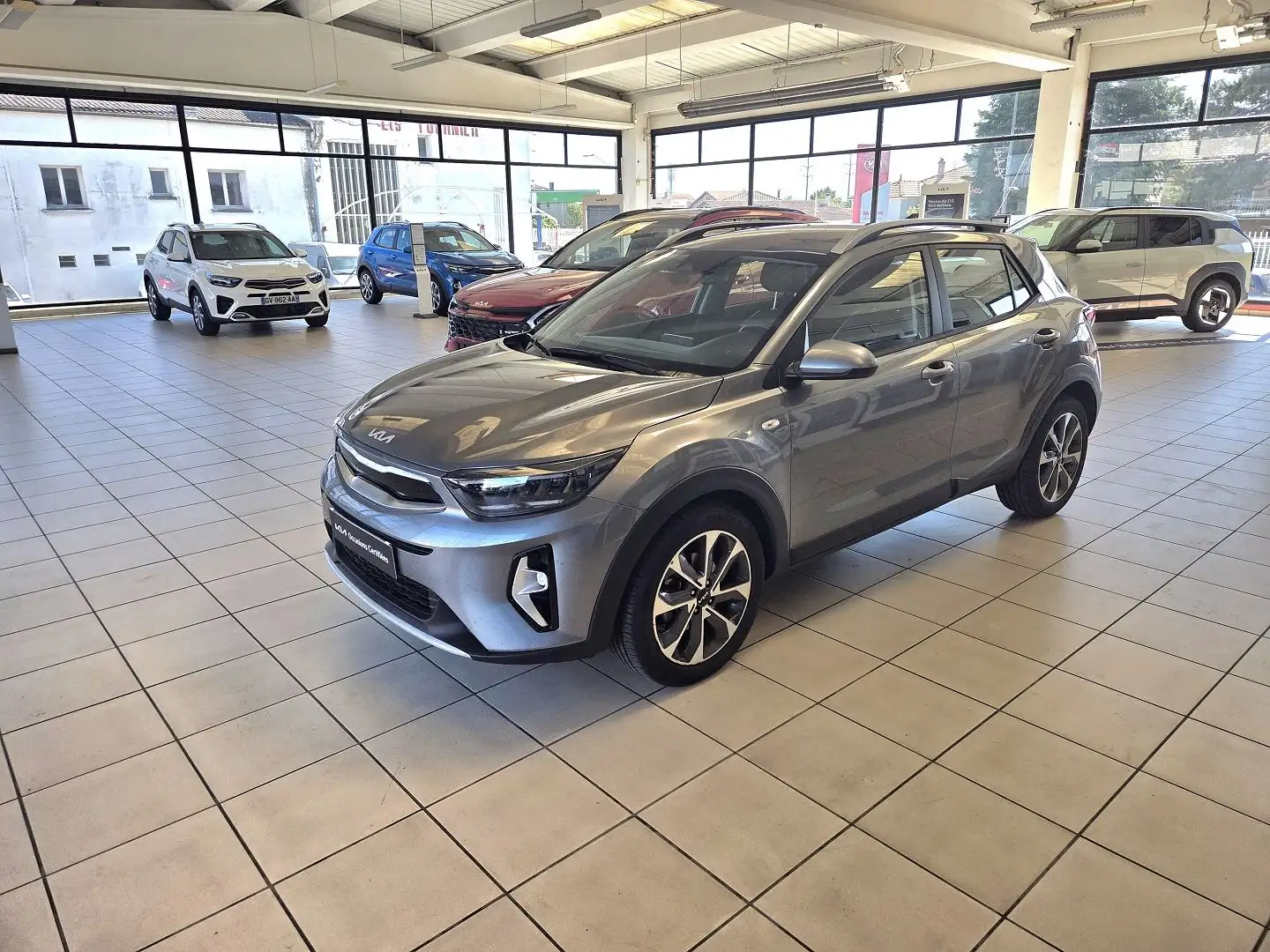 Kia Stonic 1.0 T-GDI 100CH COLLECTION Grijs - 1