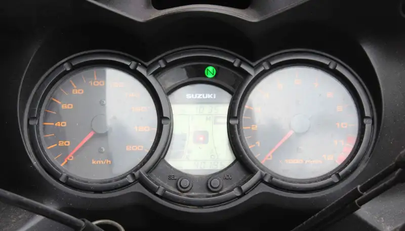 Suzuki V-Strom 650 - foto 6