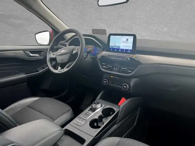 Ford Kuga view 3
