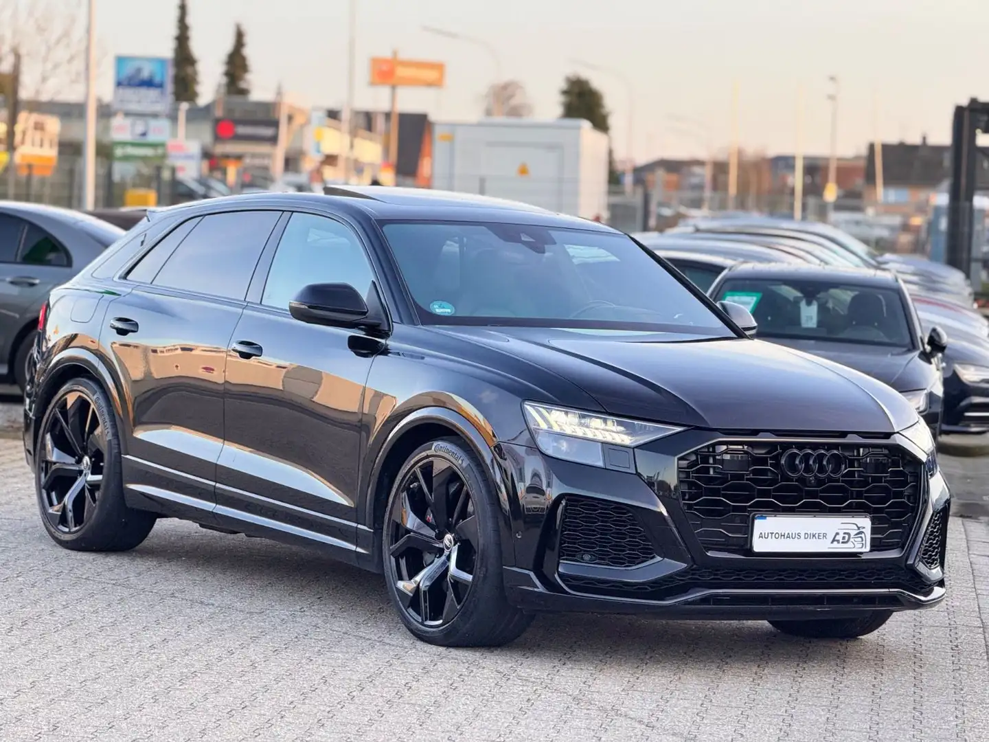 Audi RS Q8 4.0 TFSI quattro Dynamik-Paket, Ceramic... Schwarz - 2