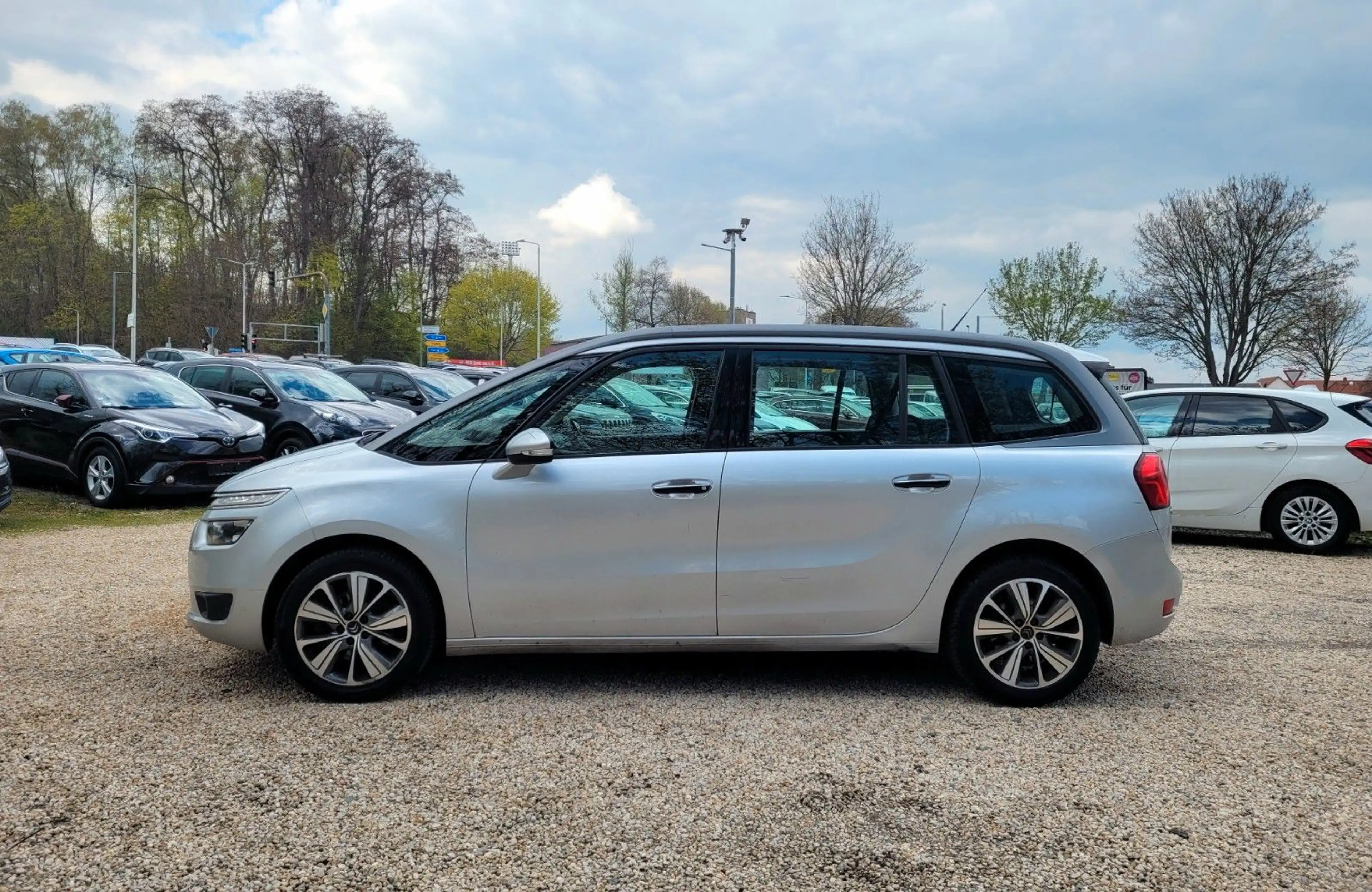 Citroen C4 SpaceTourer 7 Sitze*Navi*R-Cam*Temp*SZH*Klima — photo 2