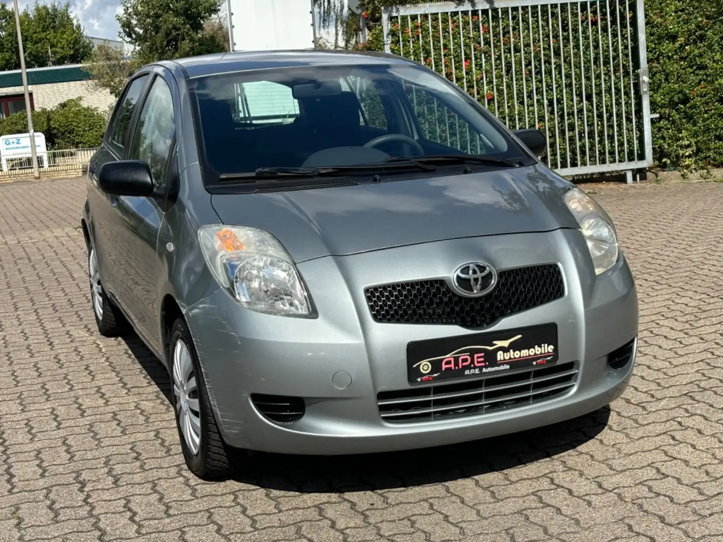Toyota Yaris Cool TÜV NEU KLIMA Argent - 1