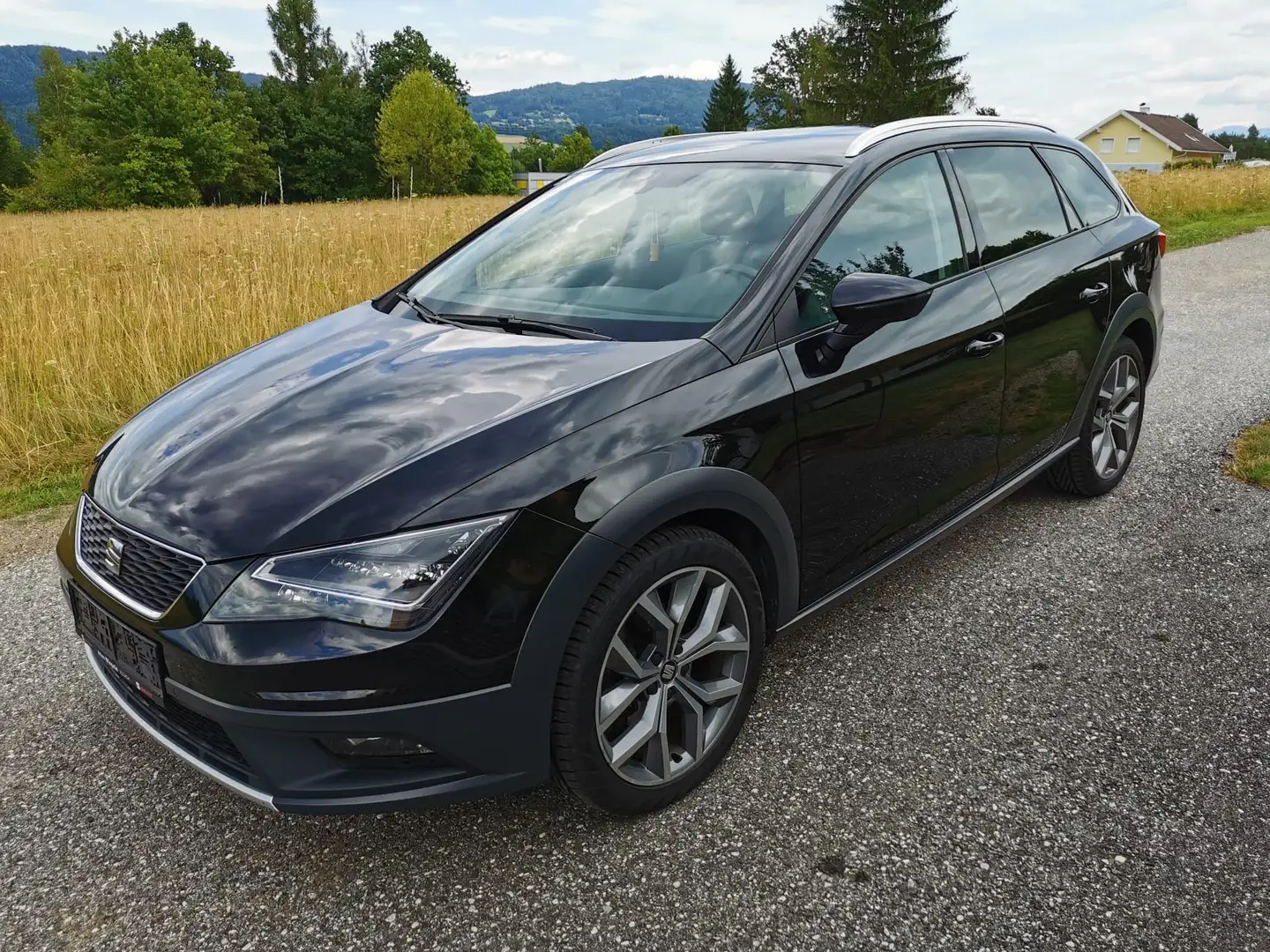 SEAT Leon ST X-Perience 2,0 TDI CR 4Drive Negru - 1