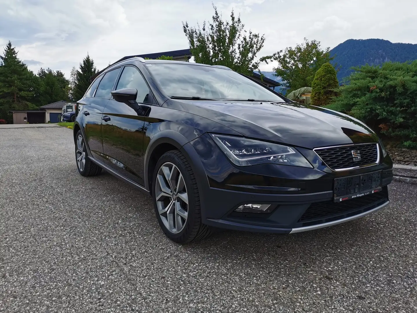 SEAT Leon ST X-Perience 2,0 TDI CR 4Drive Negru - 2