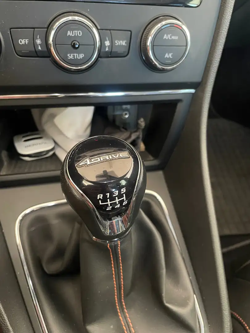 SEAT Leon ST X-Perience 2,0 TDI CR 4Drive Czarny - 2