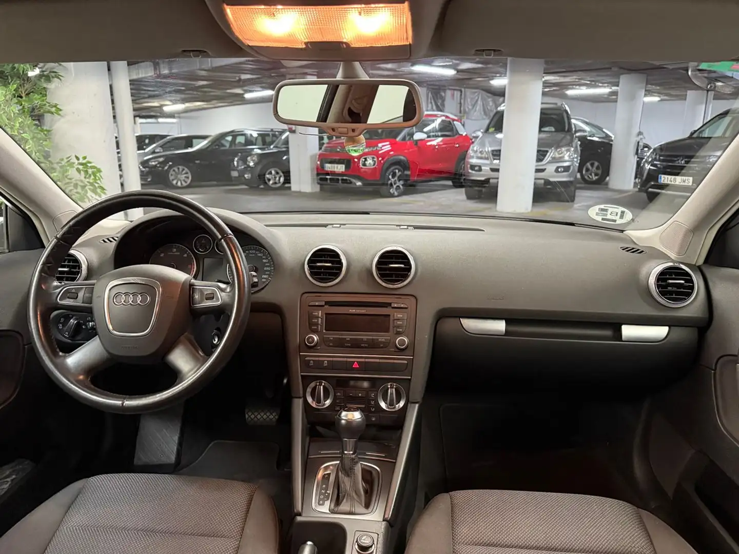 Audi A3 Sportback 1.6TDI Ambiente S-Tronic Wit - 2