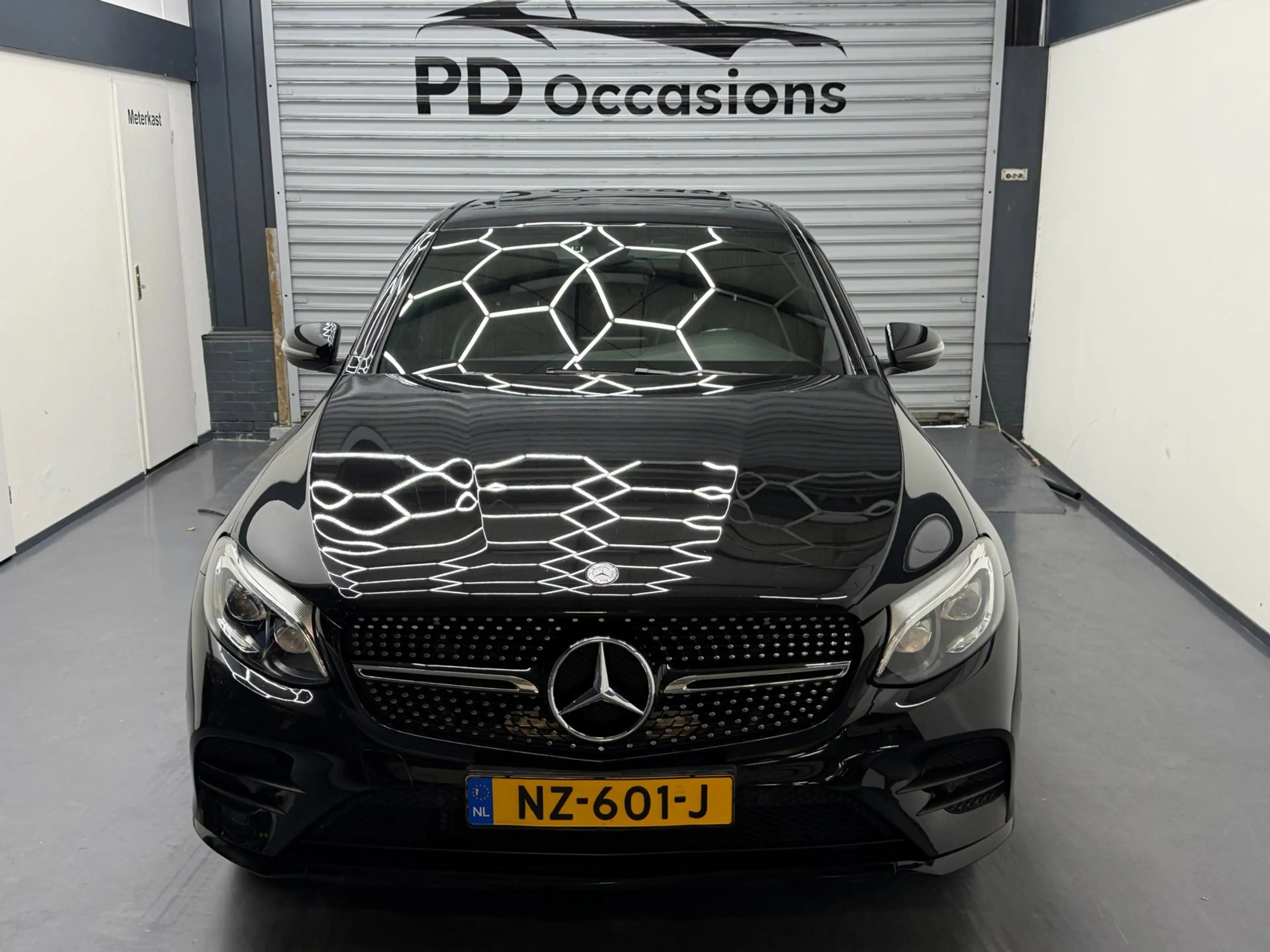 Mercedes-Benz GLC 250 Coupé 4MATIC AMG - Pano - Camera - Cruise - Dealer — photo 2
