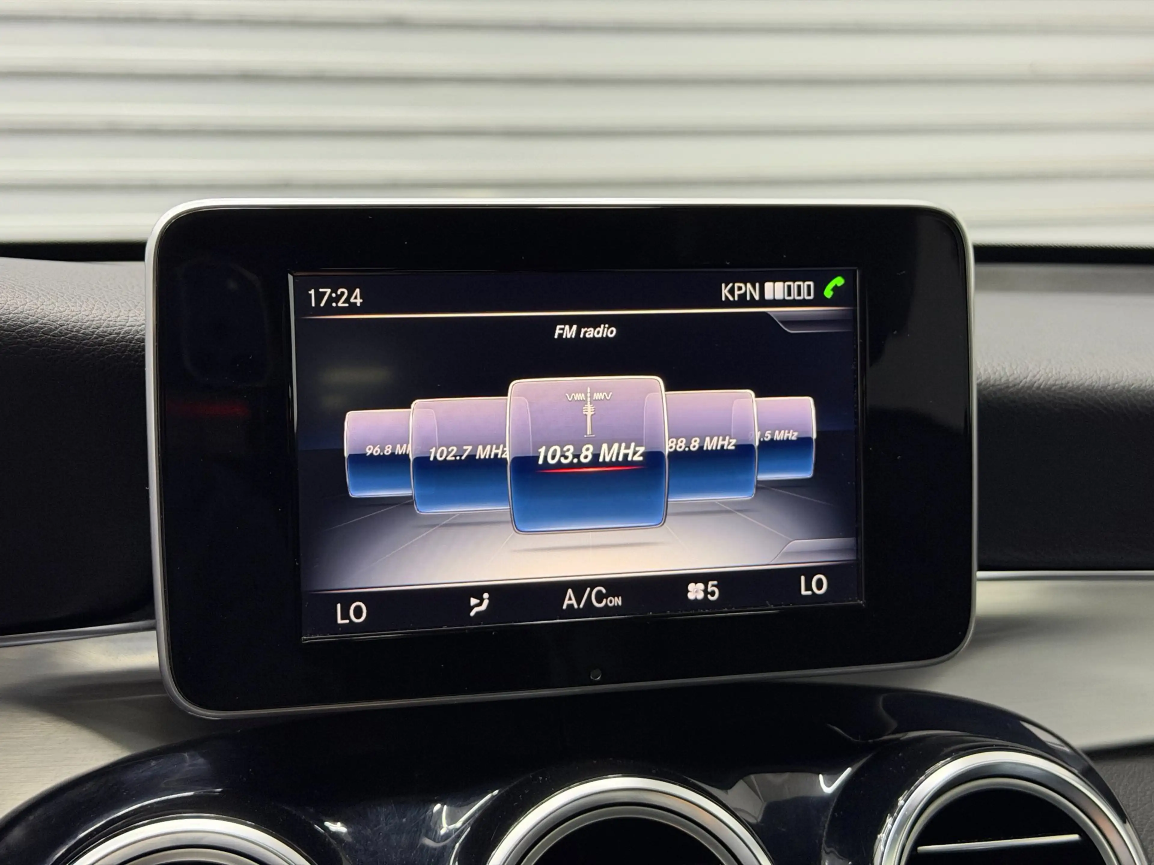 Mercedes-Benz GLC 250 Coupé 4MATIC AMG - Pano - Camera - Cruise - Dealer — photo 24
