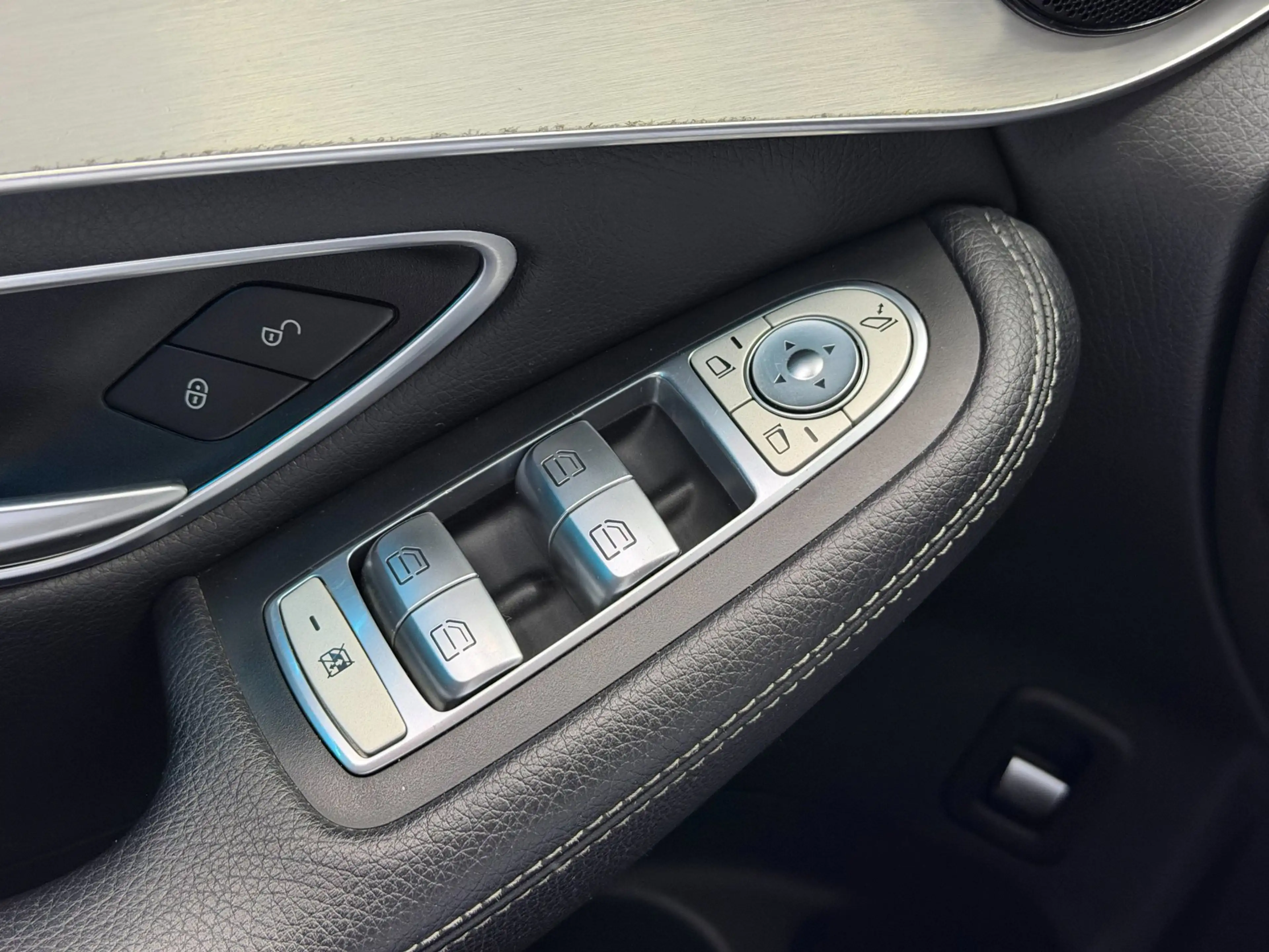 Mercedes-Benz GLC 250 Coupé 4MATIC AMG - Pano - Camera - Cruise - Dealer — photo 29