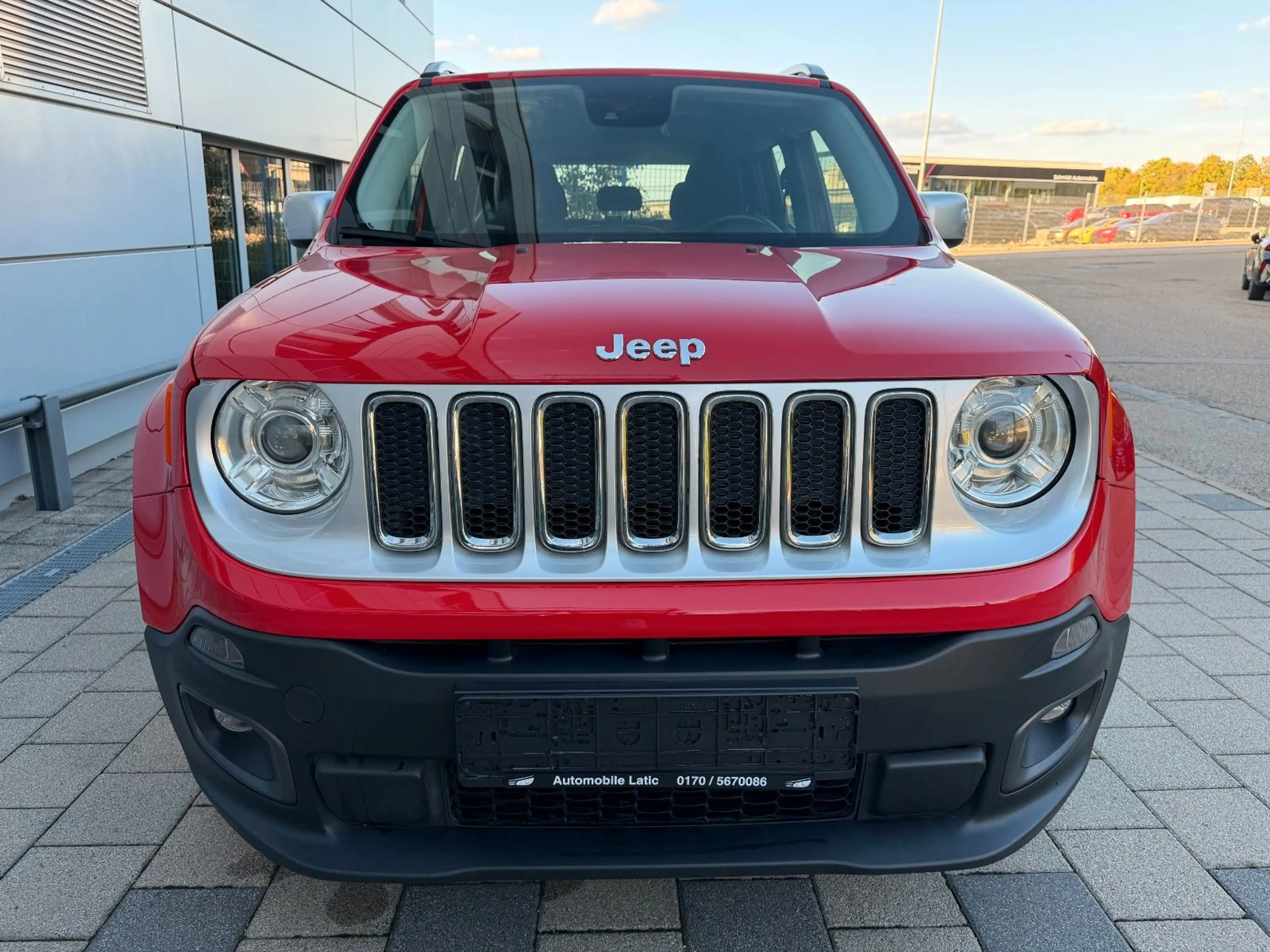 Jeep Renegade Limited 4WD — photo 9