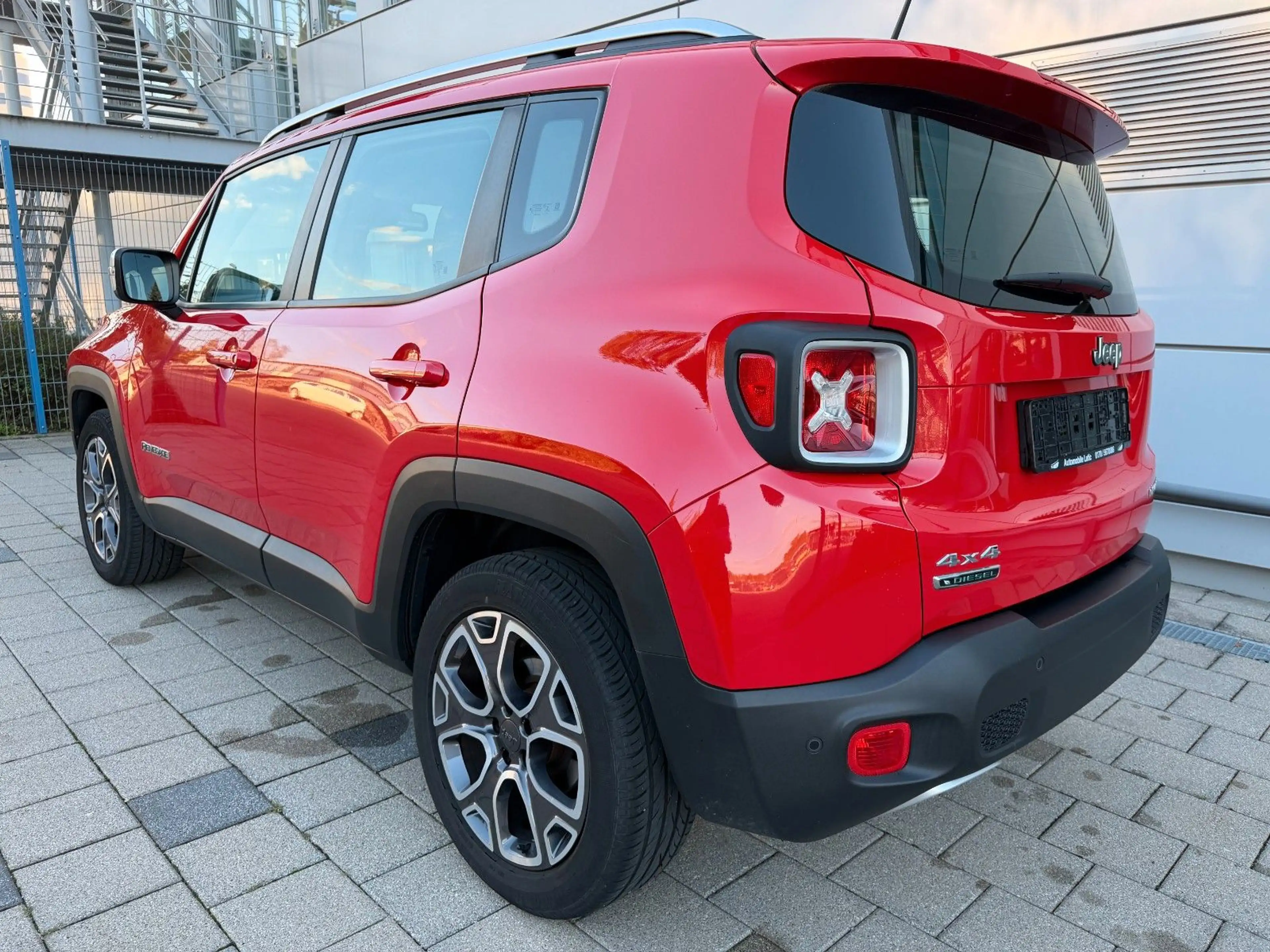Jeep Renegade Limited 4WD — photo 4