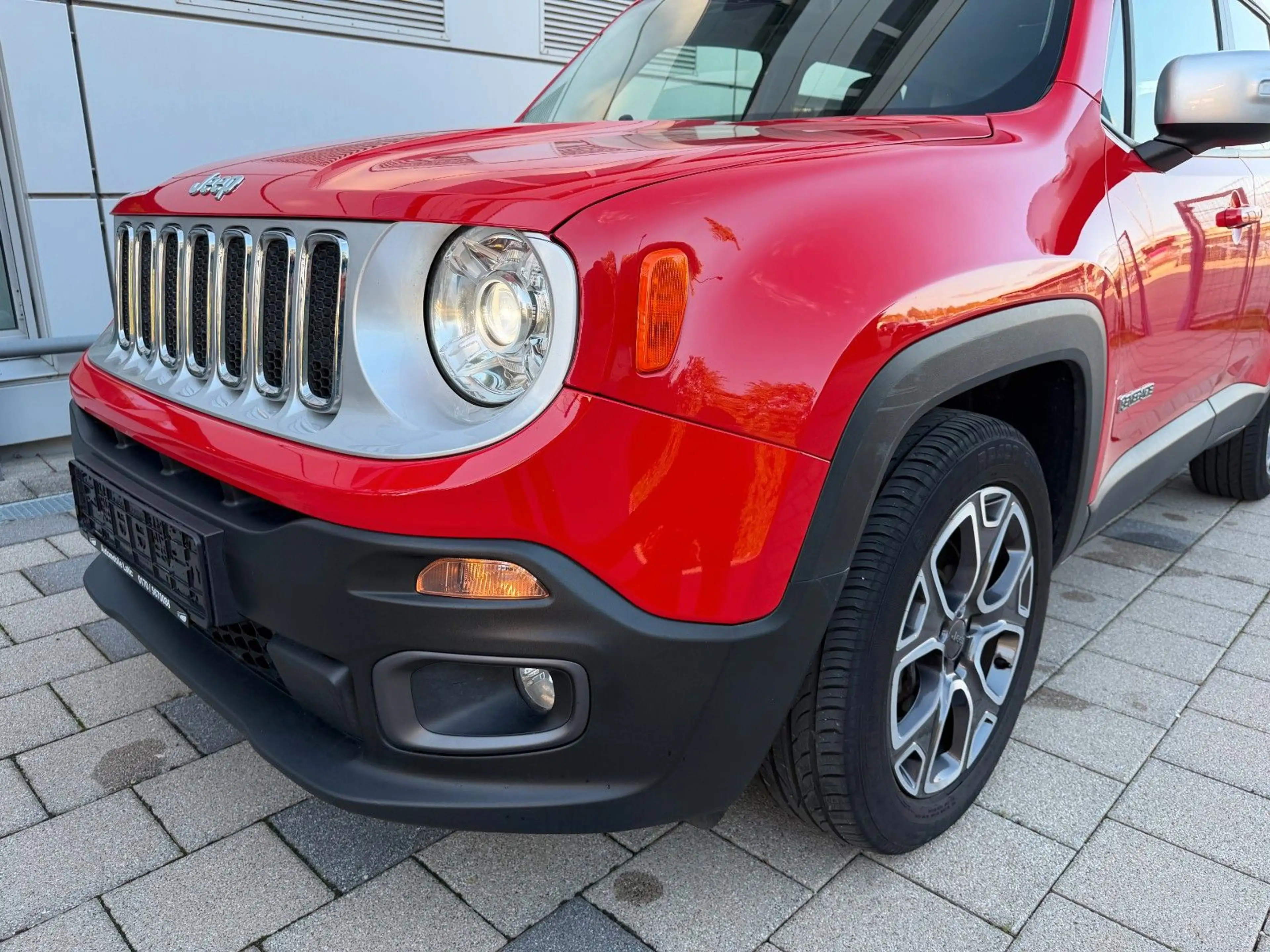 Jeep Renegade Limited 4WD — photo 10