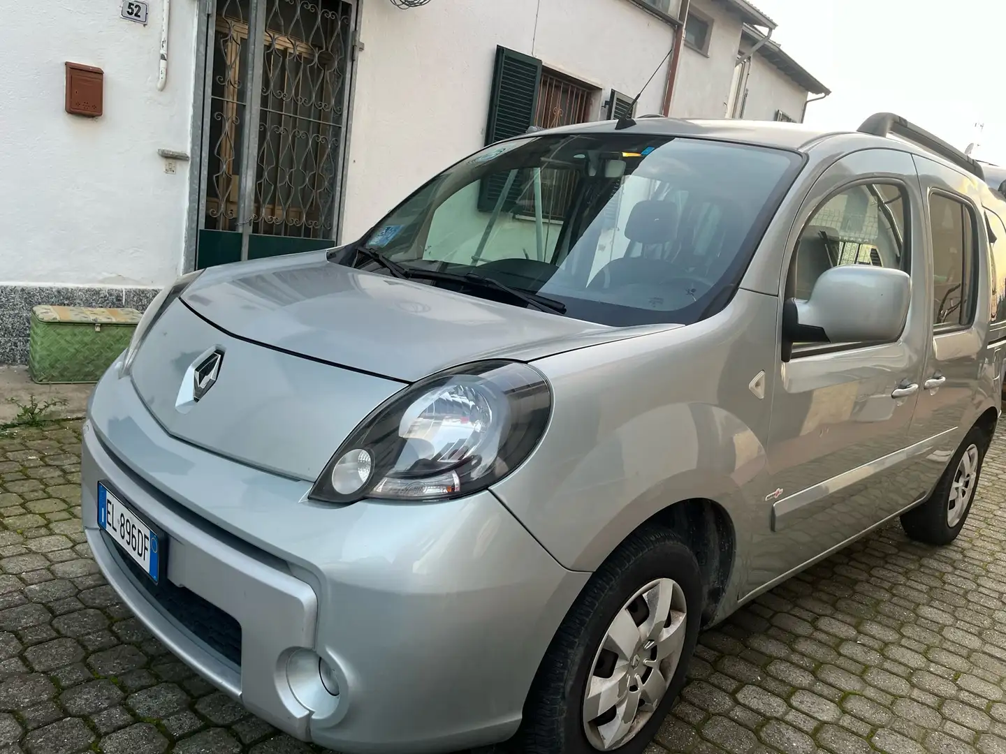 Renault Kangoo 1.6 16v (SL) TomTom Gpl 105cv srebrna - 1