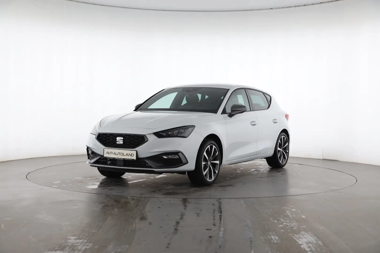 SEAT Leon 1.5 eTSI DSG FR | NAVI | ACC | LED | SITZH. Weiß - 2