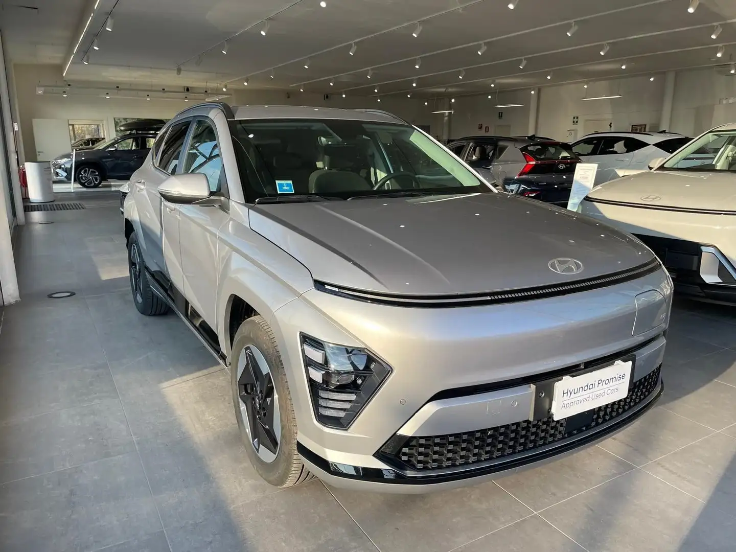 Hyundai KONA EV 48.4 KWh XLine Grigio - 2