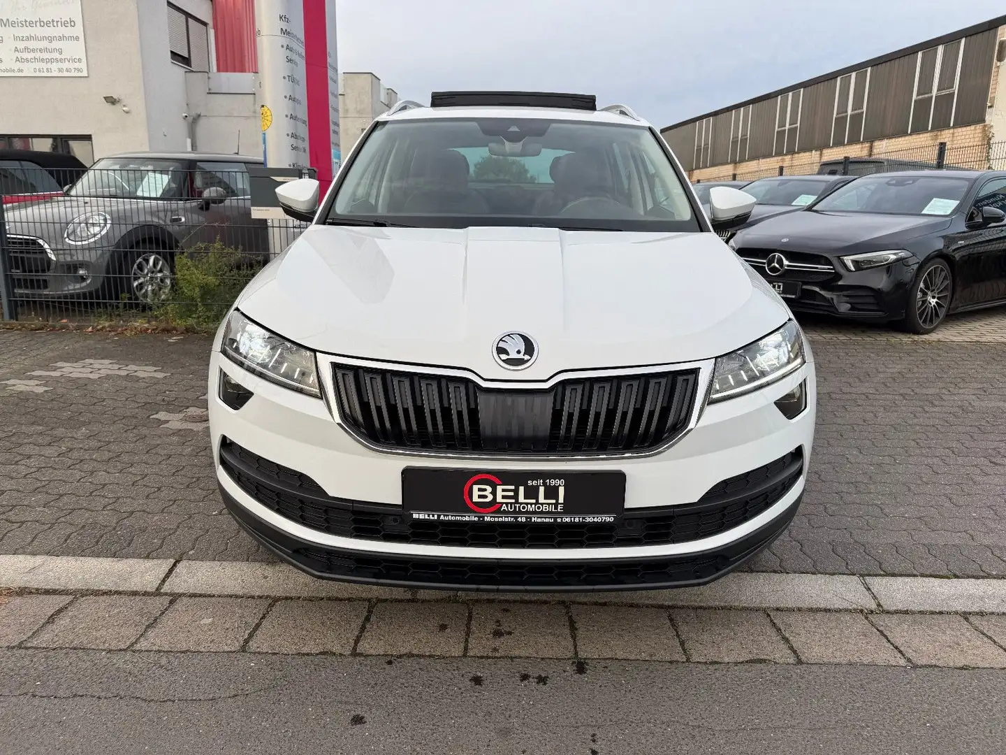 Skoda Karoq 1.5 TSI DSG Style Pano 1.Hand FINANZIERUNG White - 2