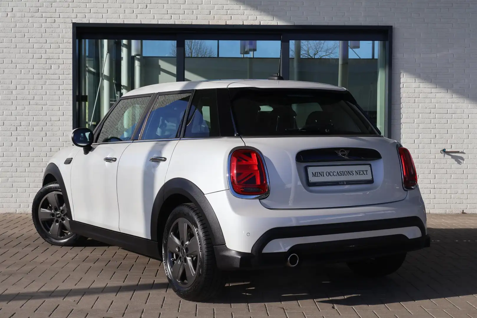 MINI Cooper 5-deurs 1.5 Classic | Cruise Control | Parkeersens Blanc - 2