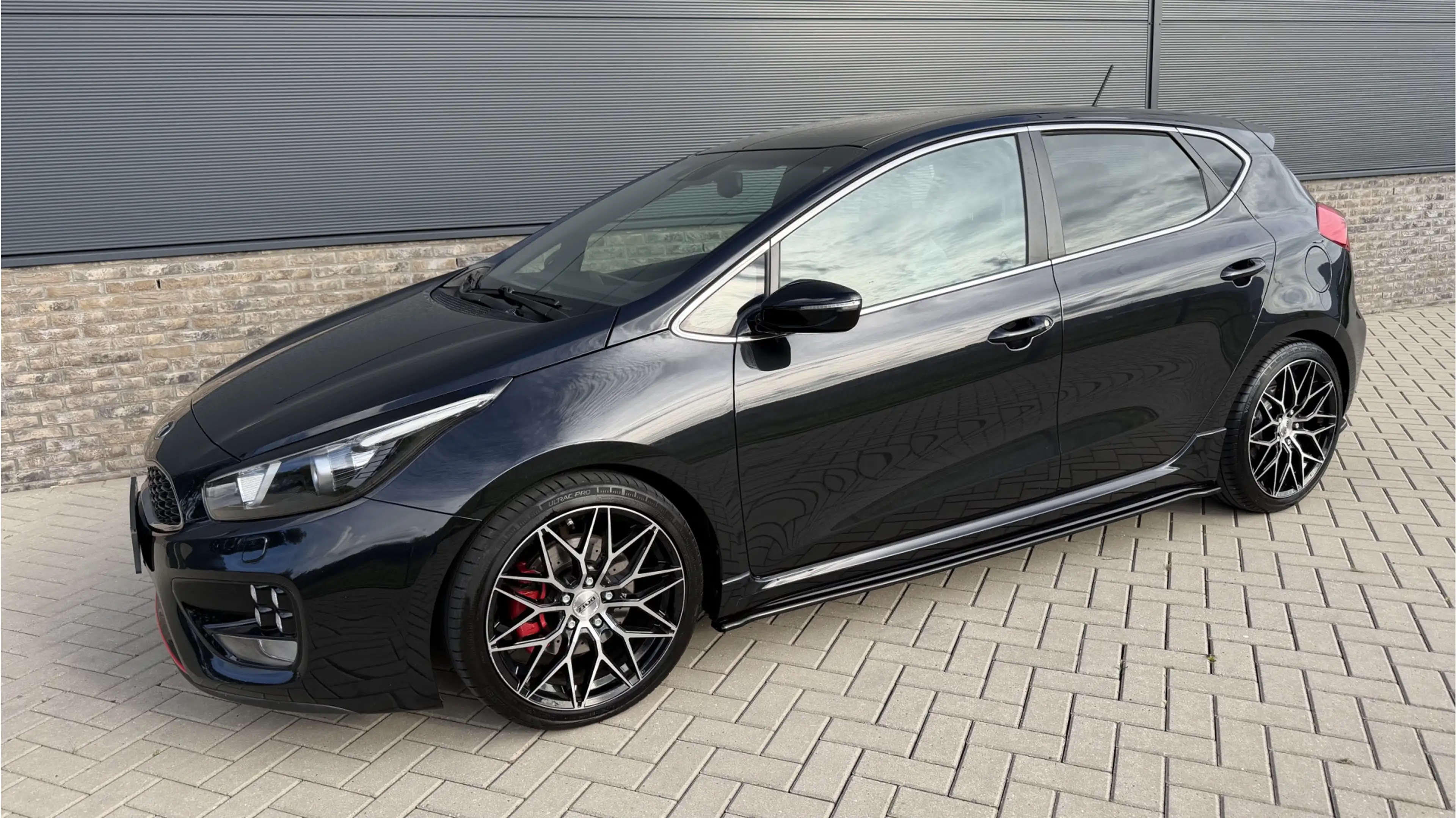 Kia Ceed / cee'd 1.6 GT Camera / 204 PK / Stoel+Stuur-verwarming
