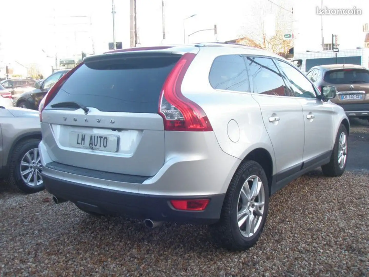 Volvo XC60 D3 163 AWD XENIUM GEARTRONIC Gris - 2
