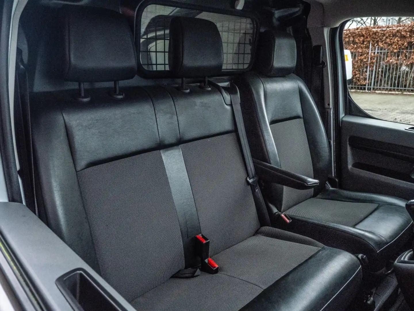 Toyota Proace Compact 1.6 D-4D Cool Comf. Silber - 2