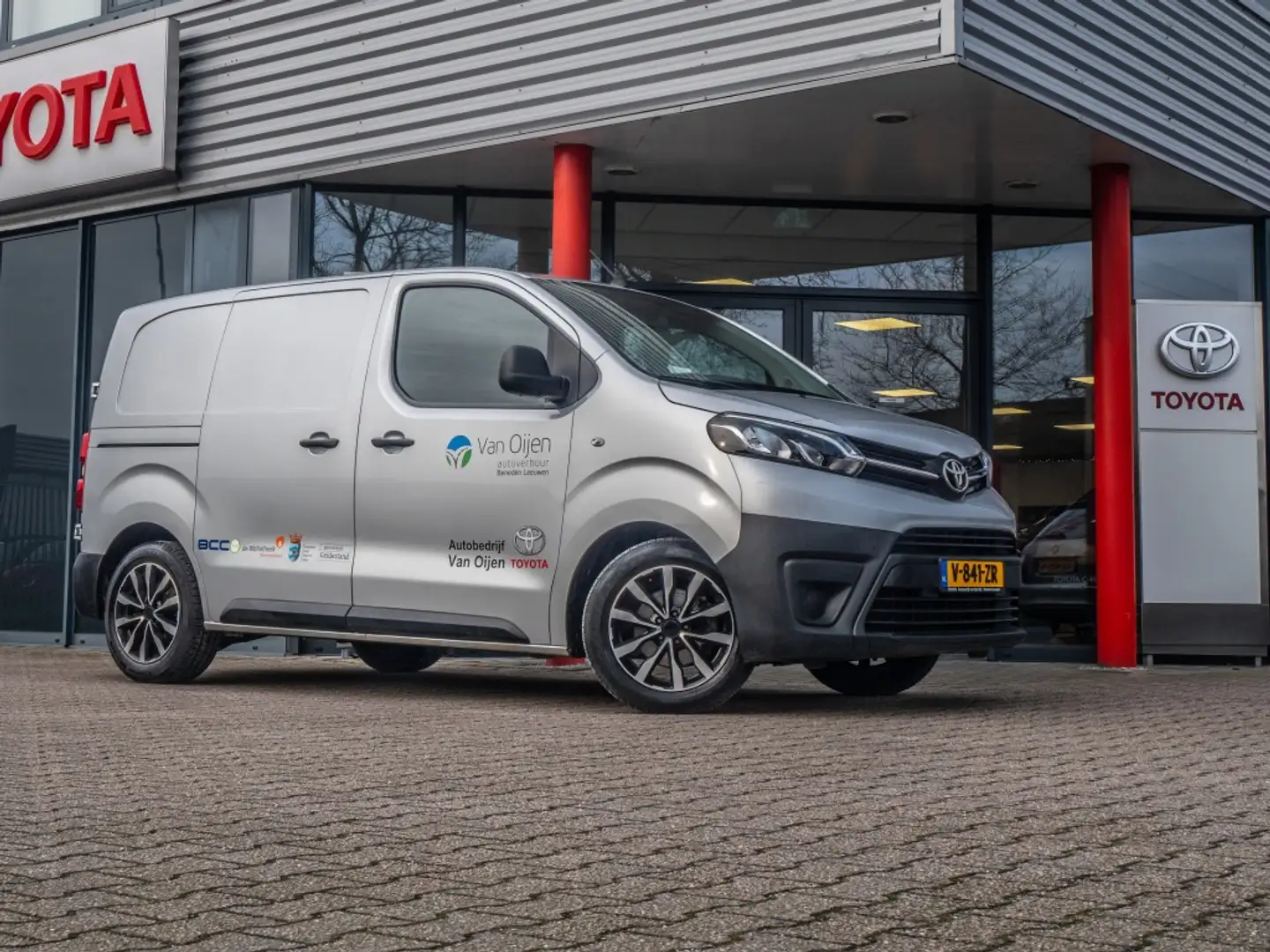 Toyota Proace Compact 1.6 D-4D Cool Comf. Silber - 1