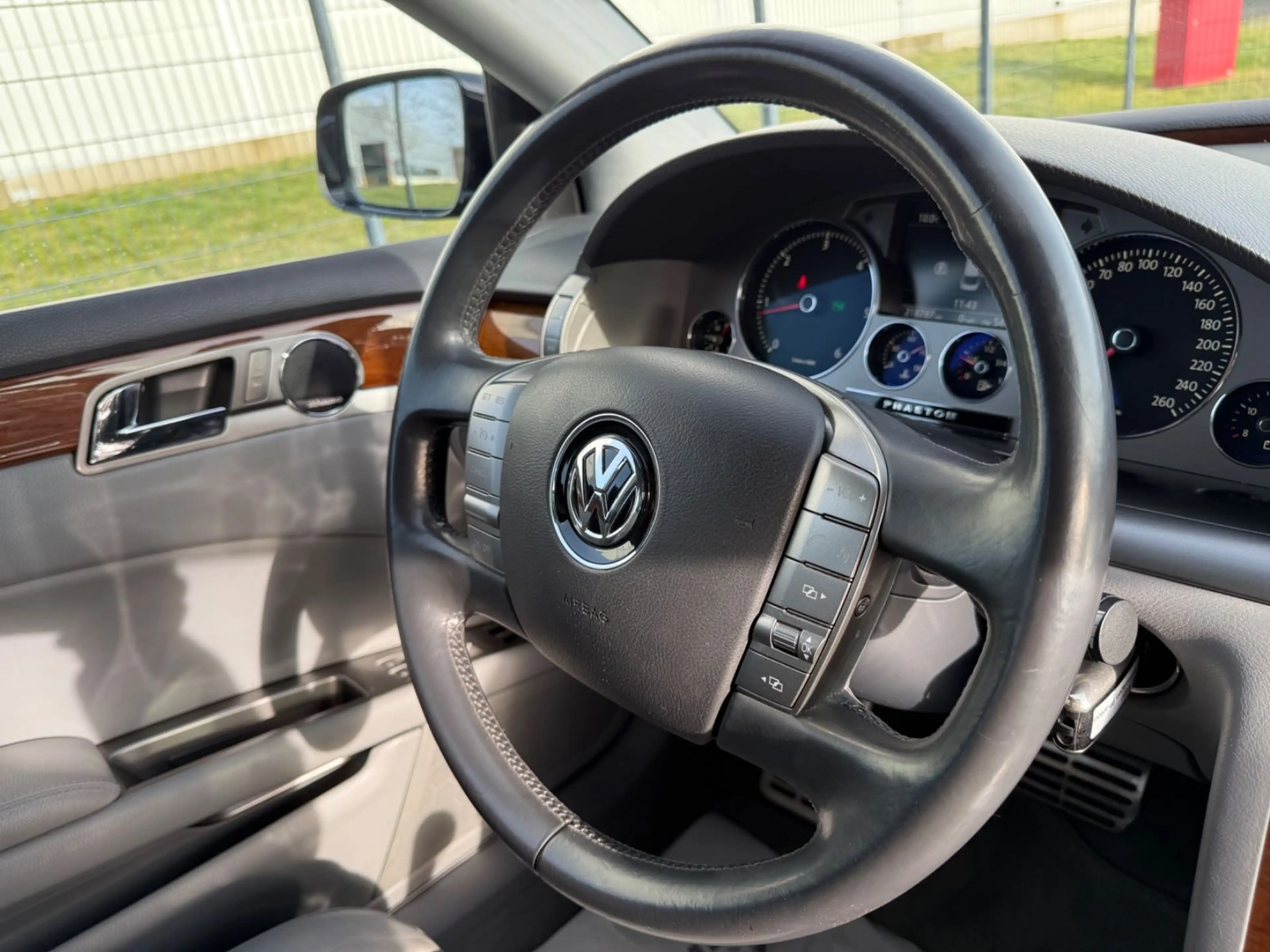 Volkswagen Phaeton V6 TDI 4Motion 19 Zoll Voll Scheckheft — photo 12