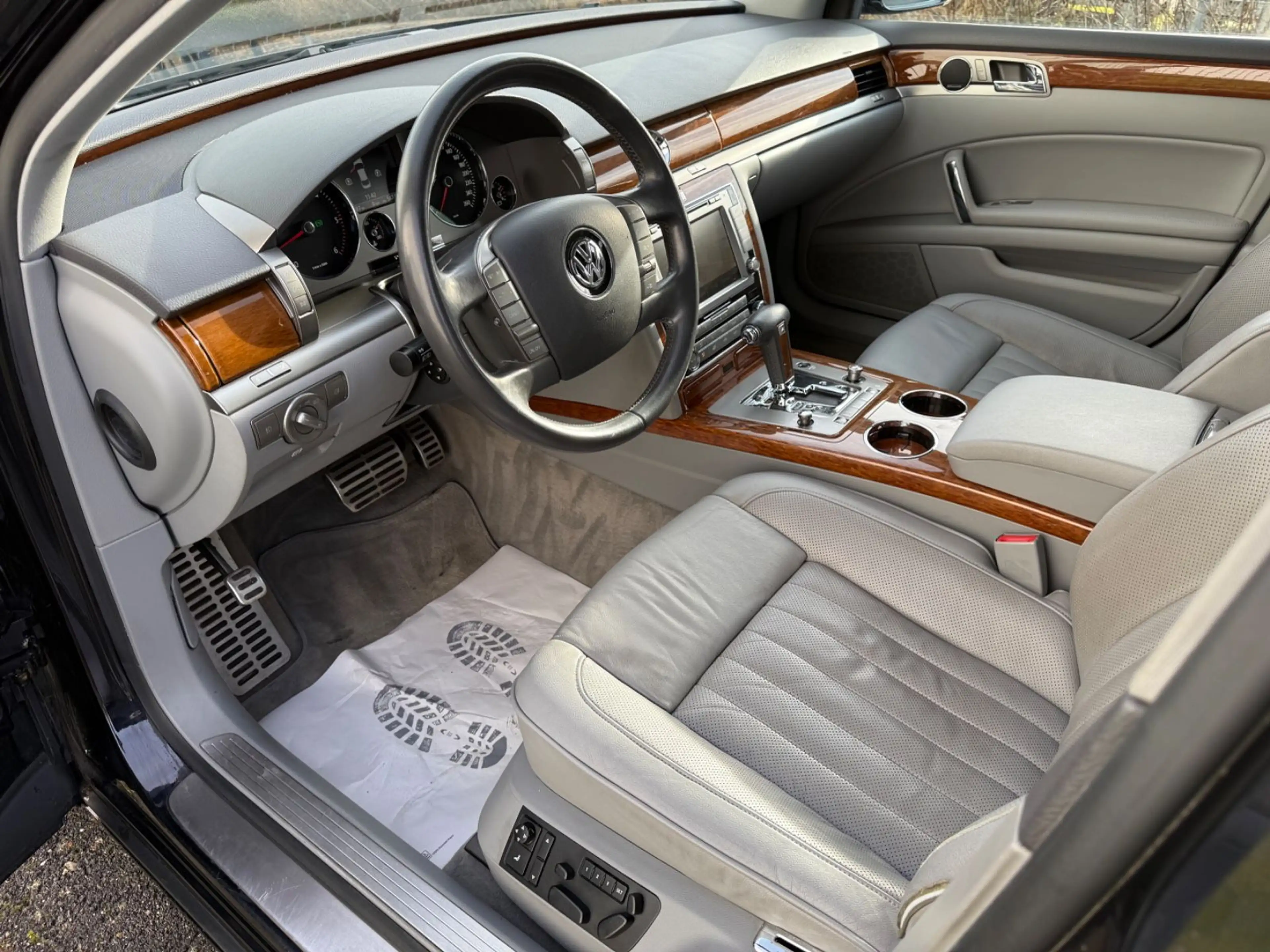 Volkswagen Phaeton V6 TDI 4Motion 19 Zoll Voll Scheckheft — photo 6