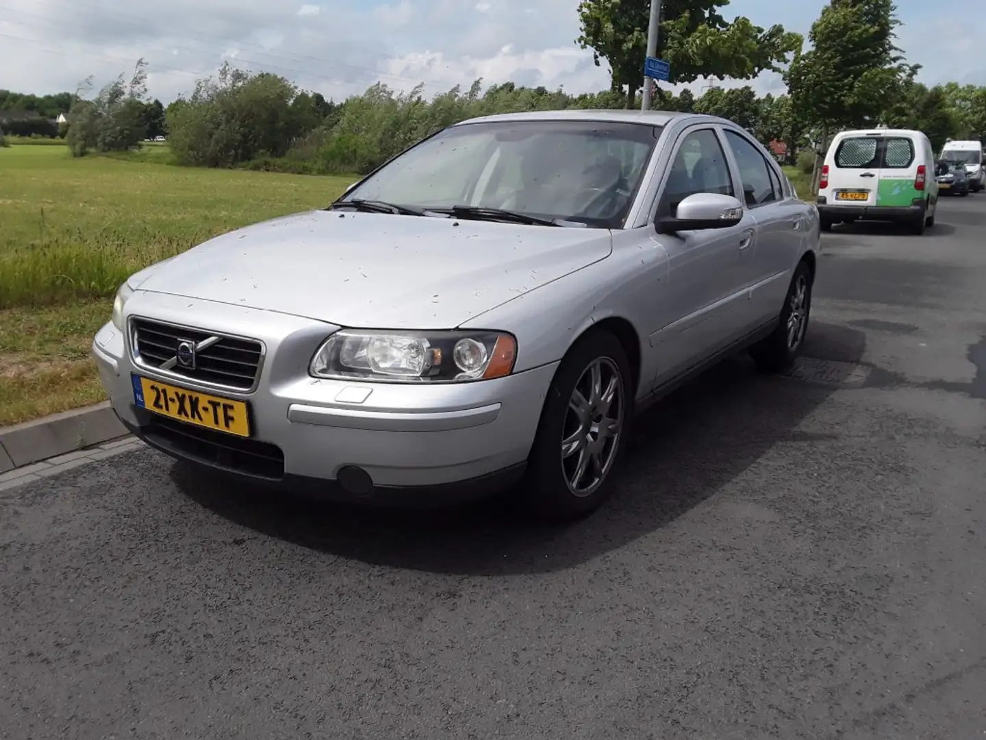 Volvo S60 2.4 DRIVERS EDITION Gris - 1