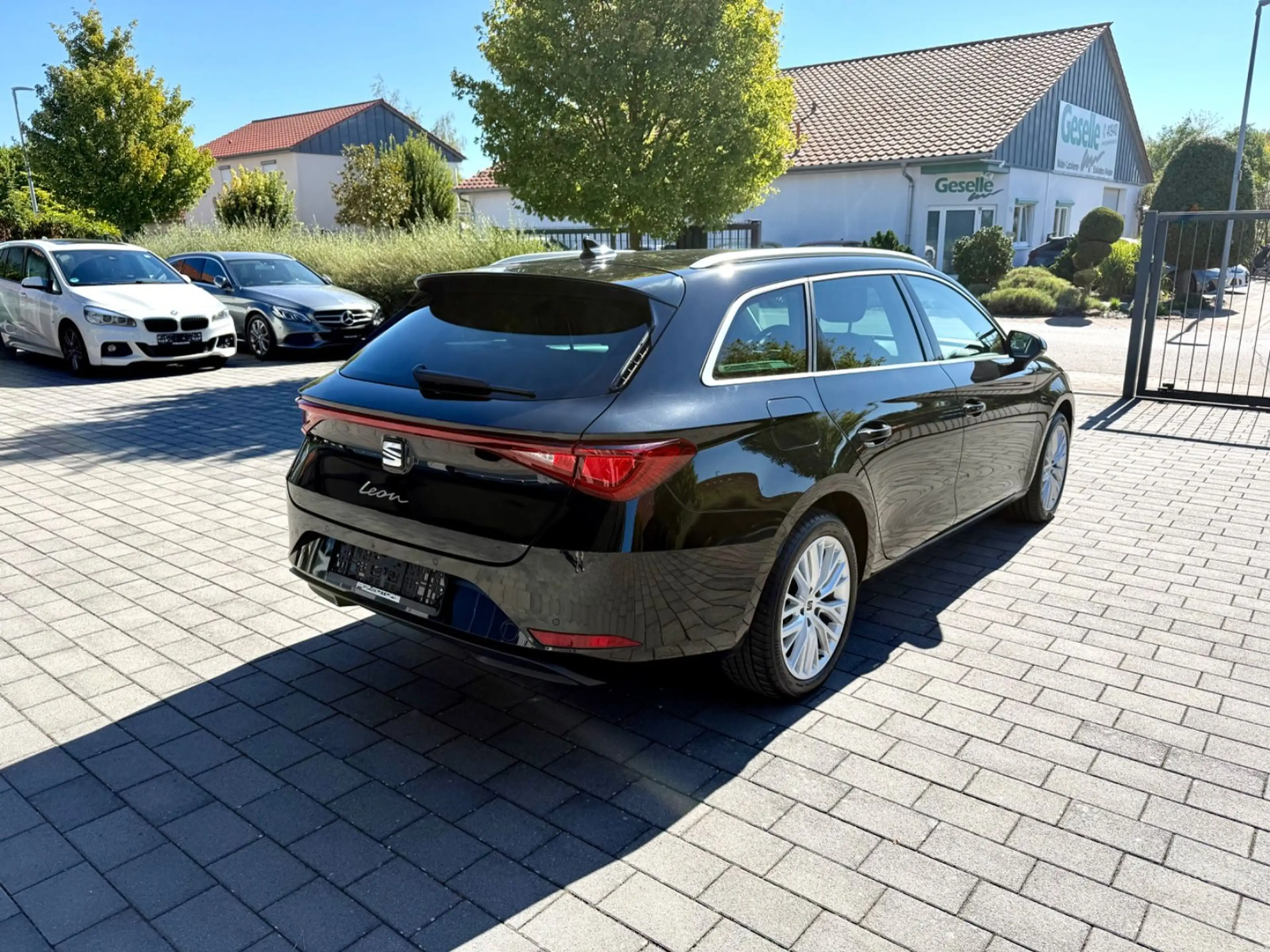 SEAT Leon Sportstourer 2.0 TDI Xcellence Standhz./AHK — photo 5