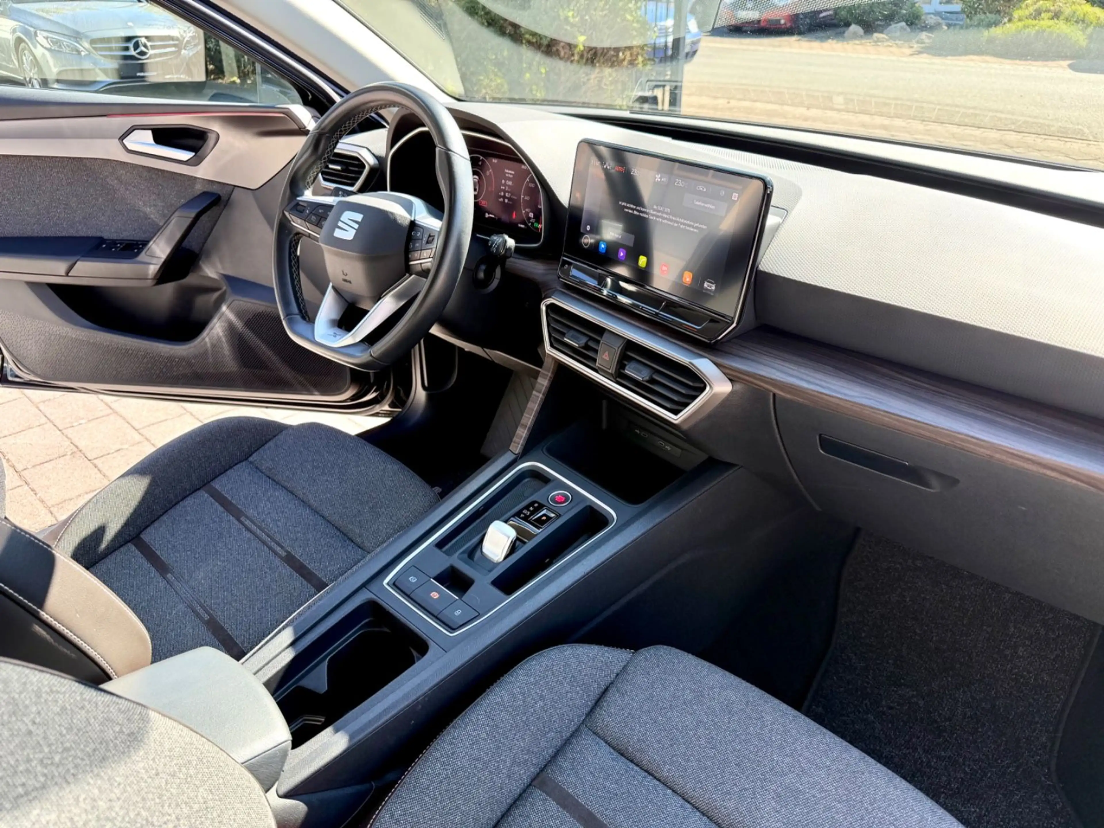 SEAT Leon Sportstourer 2.0 TDI Xcellence Standhz./AHK — photo 10
