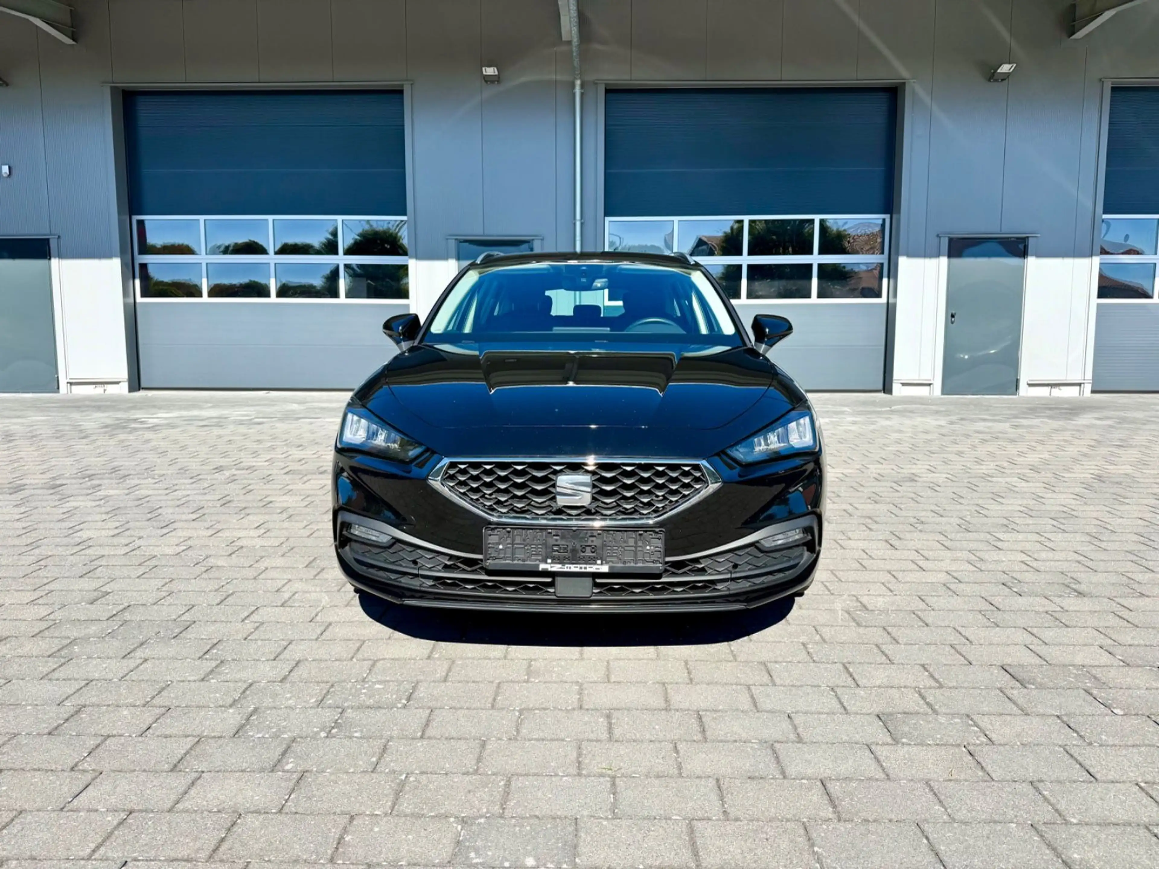 SEAT Leon Sportstourer 2.0 TDI Xcellence Standhz./AHK — photo 7